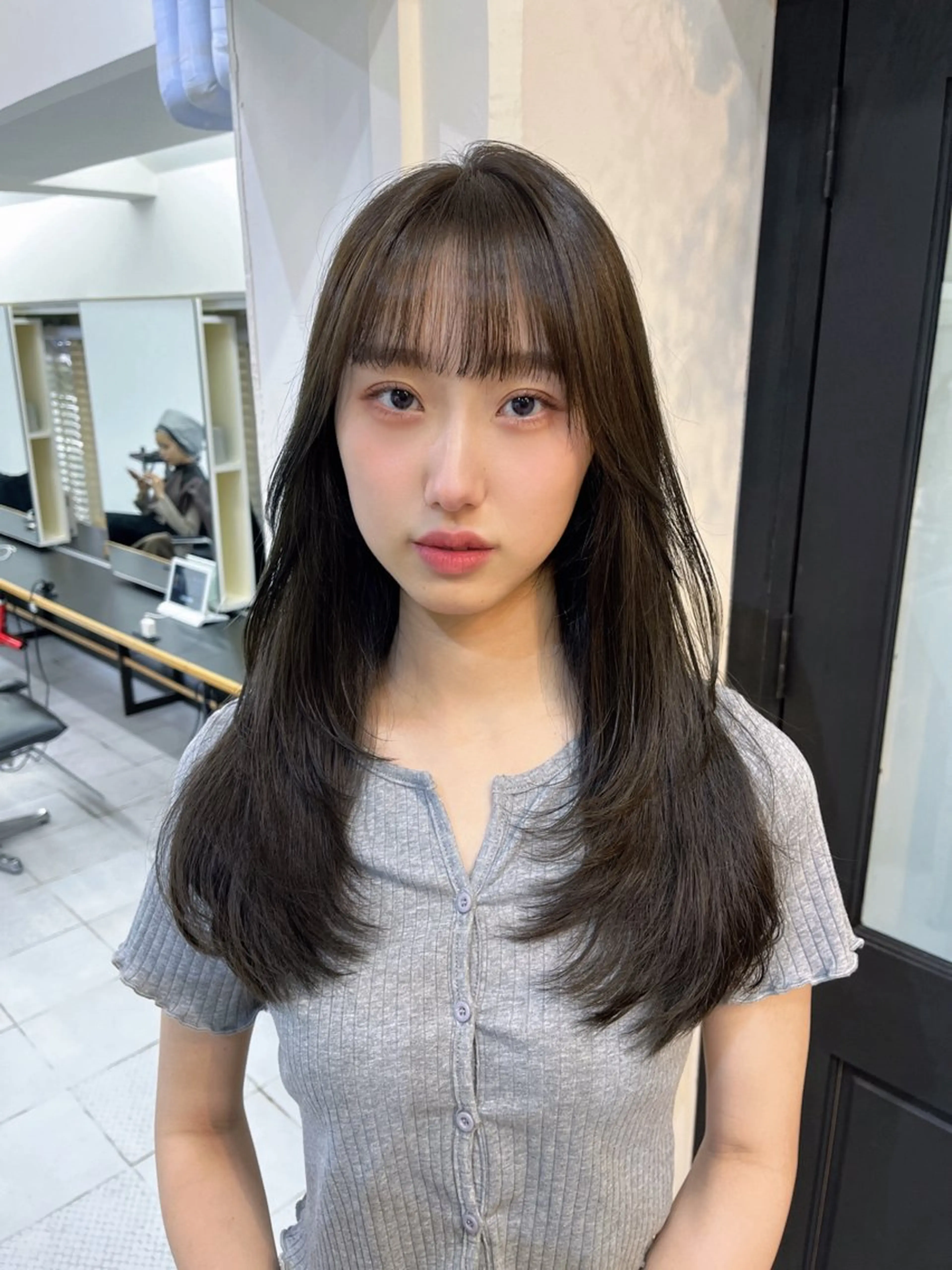 ロング カラー オリーブカラー 韓国風ヘア レイヤーカット Airi 韓国y2k ボブパーマのヘアスタイル