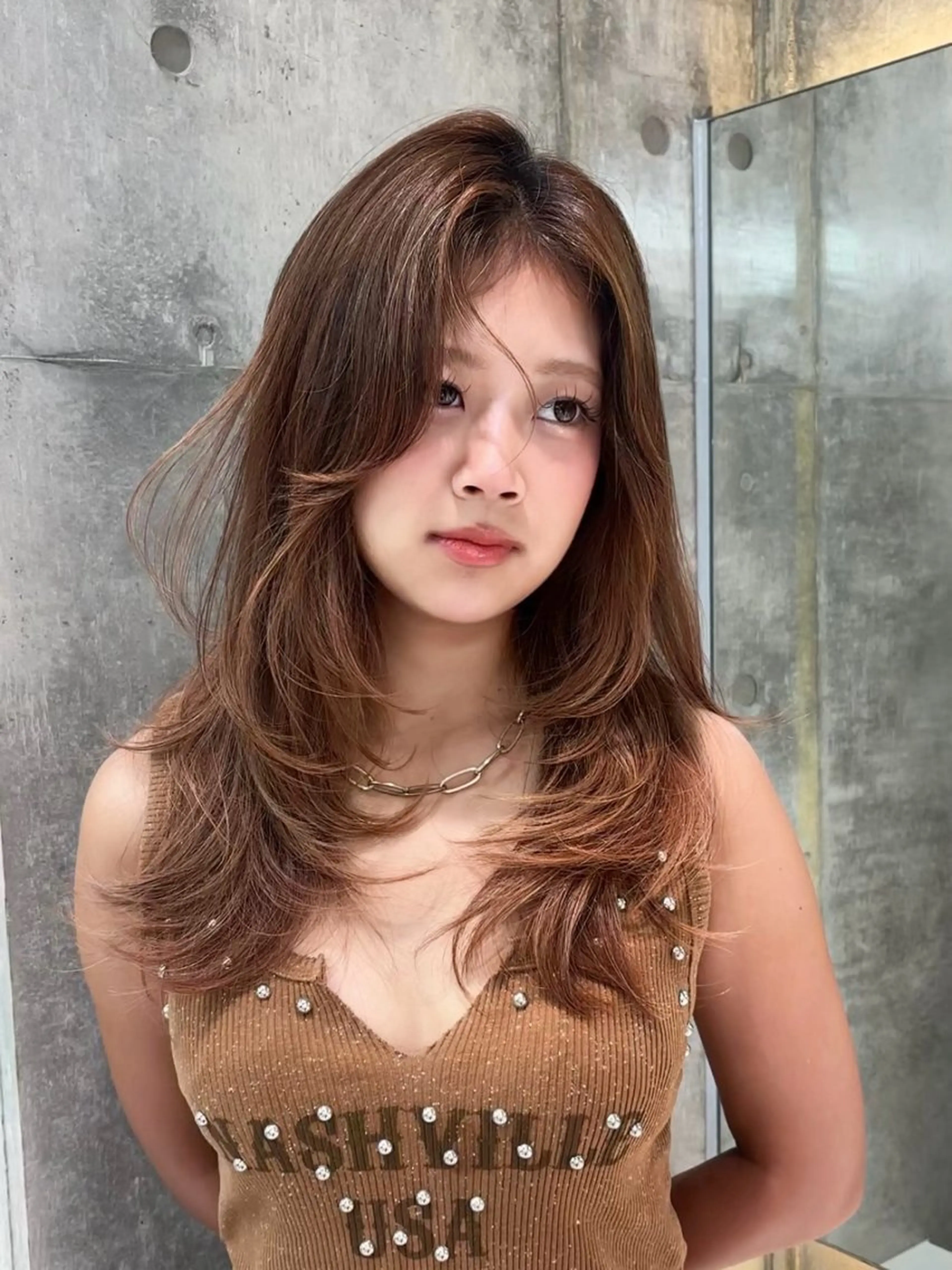 ロング 顔まわりレイヤー 顔周りカット ハイレイヤー レイヤーカット ローレイヤー カット ヘアカラー MOMOHA/ 🍑レイヤーカットのヘアスタイル