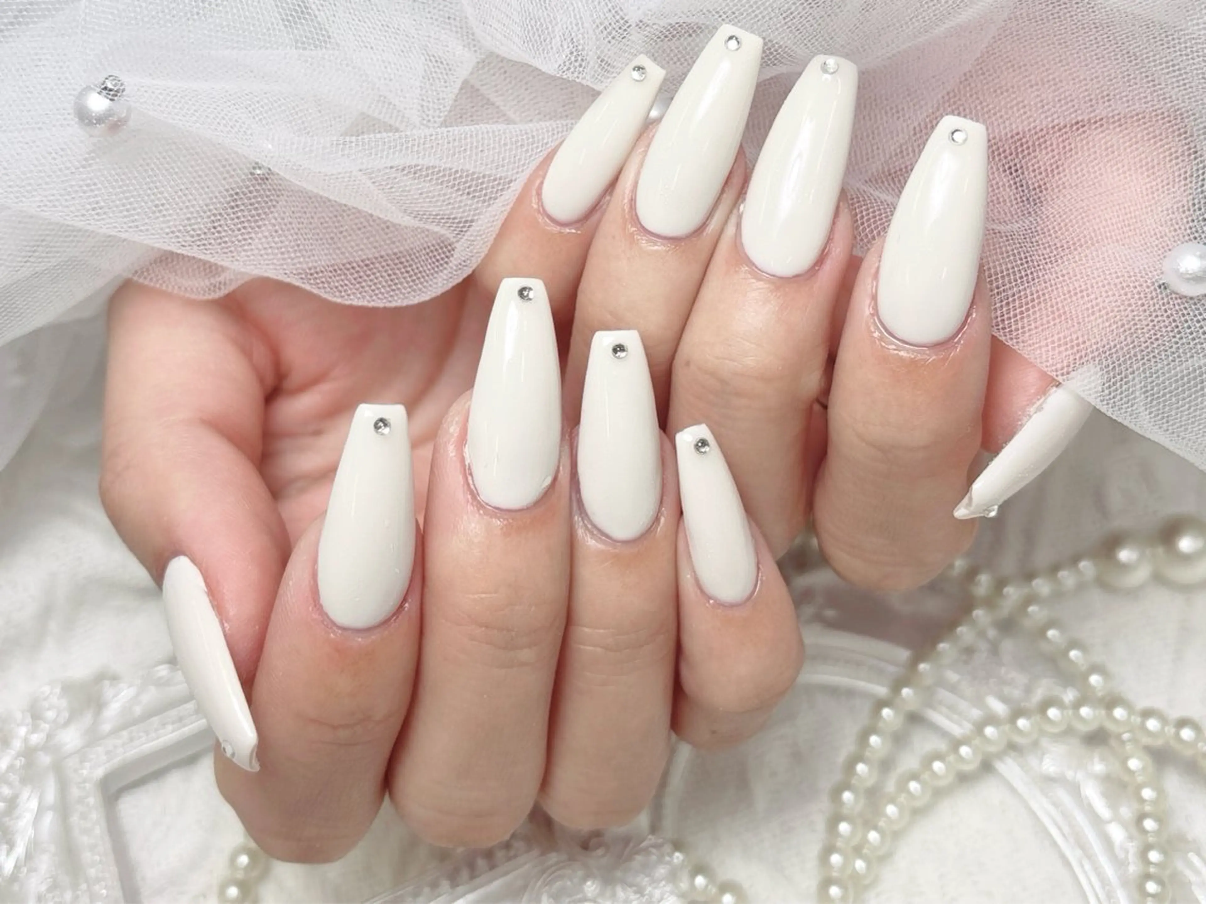 ネイル ジェルネイル 韓国ネイル マグネットネイル 持ち込み ワンカラーネイル ハンドネイル ハンドケア R1🎀Nail💕 池袋東口店のネイルデザイン