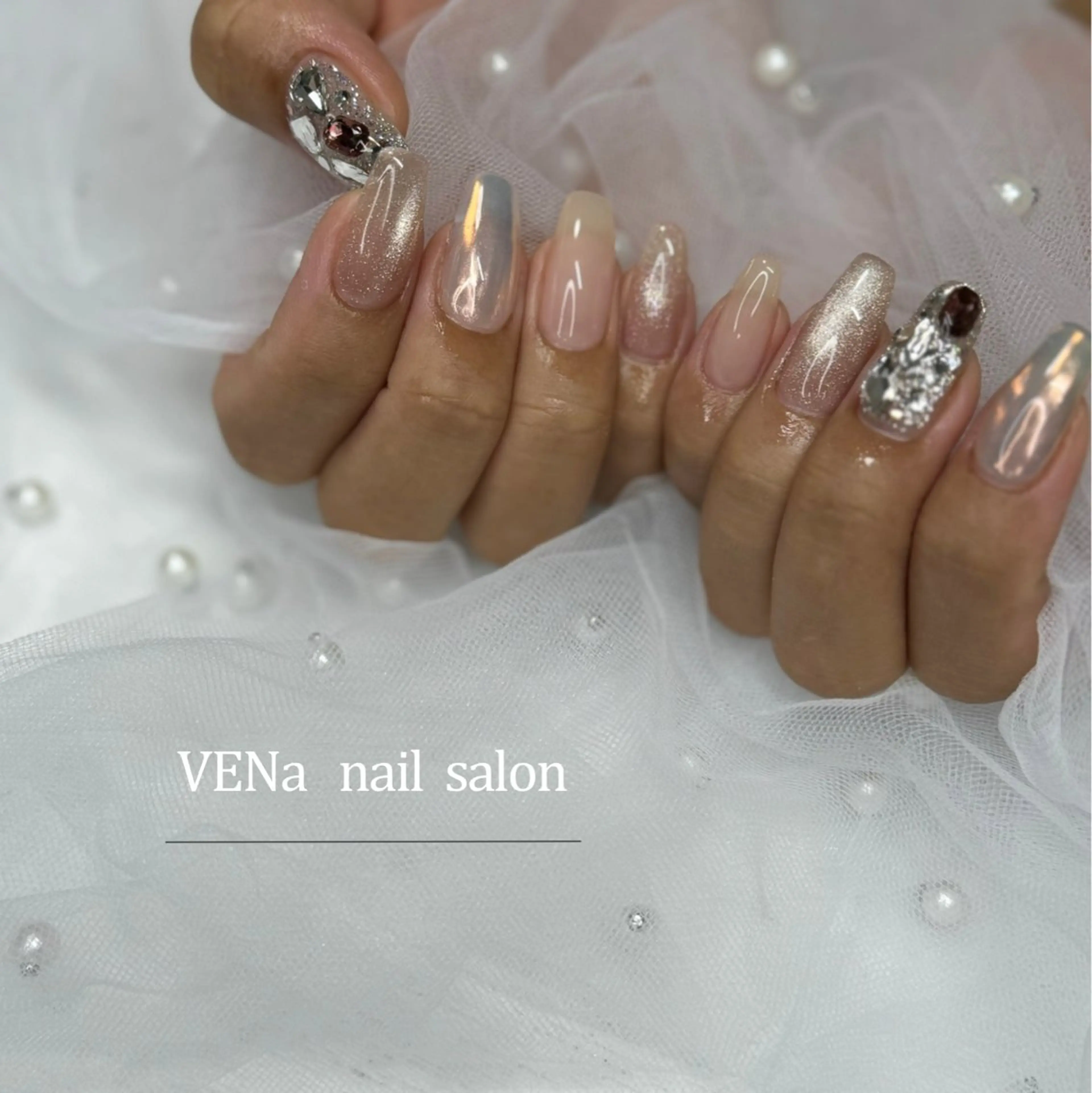 ネイル オーロラネイル フラッシュネイル フットネイル フレンチネイル 氷ネイル・うるうるネイル VENa eye＆ nail salonのネイルデザイン
