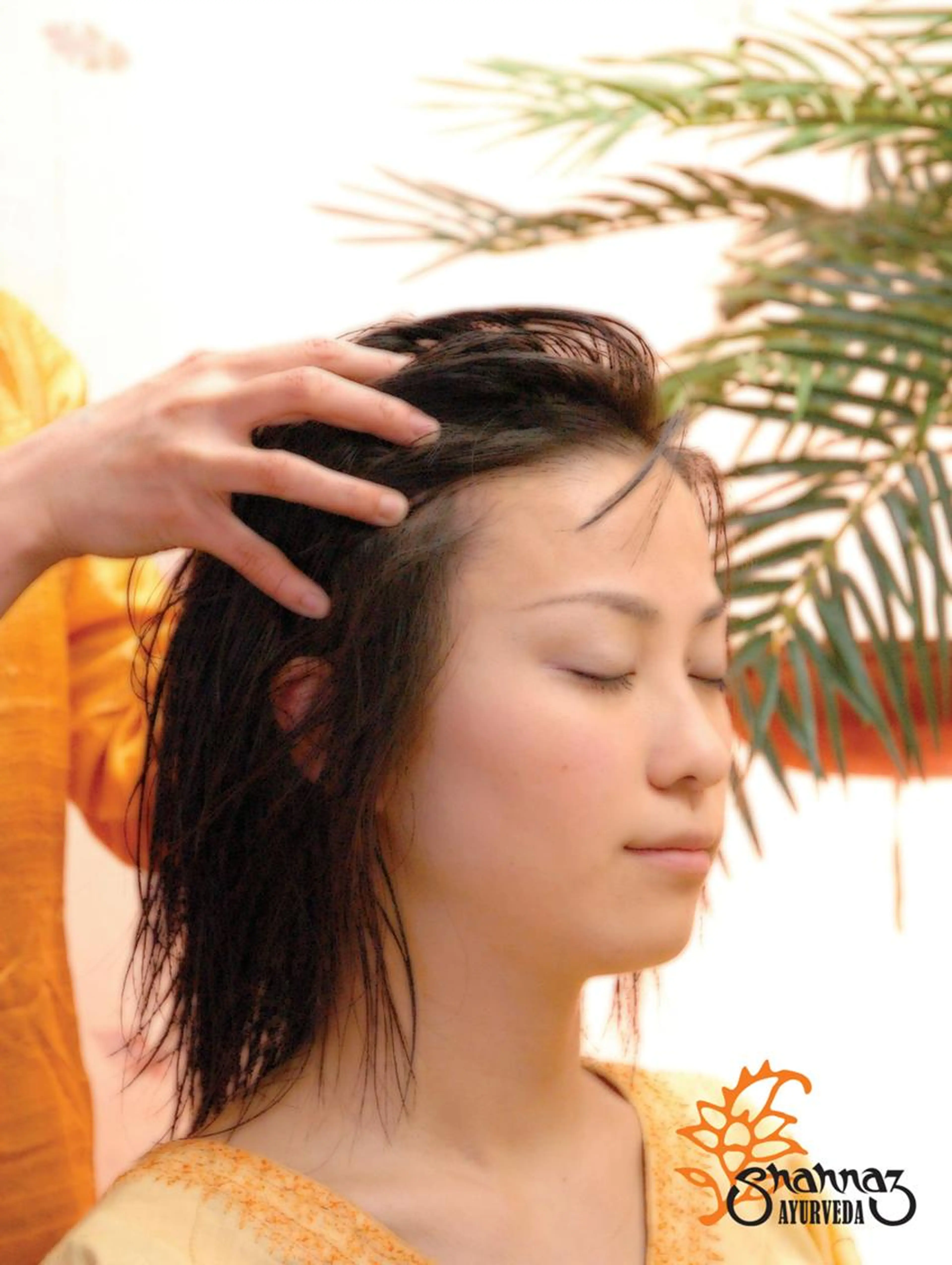 【ヘッドマッサージ】アーユルヴェーダ シロアヴィヤンガ ジャンプーブロー付きの写真