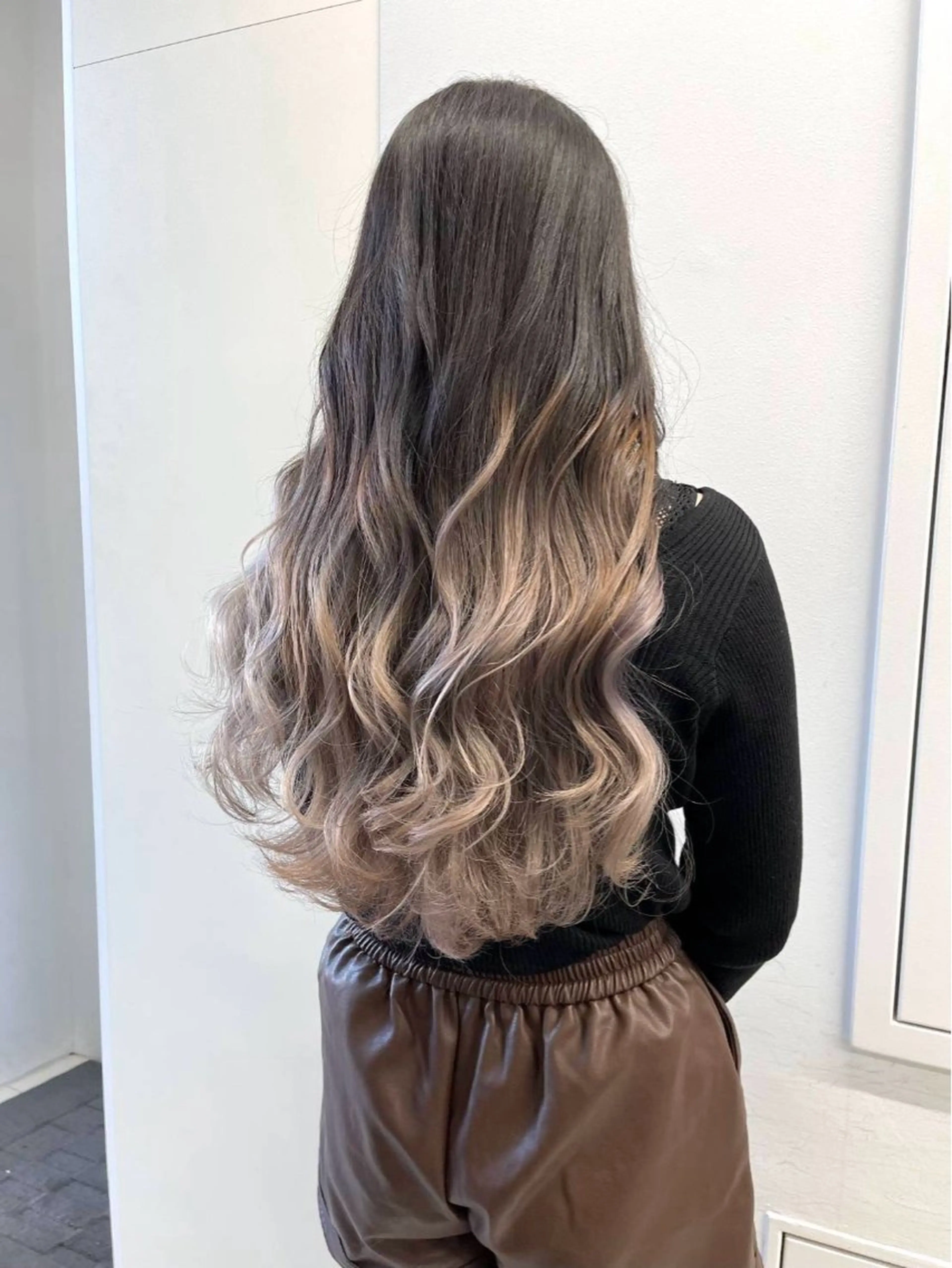 ロング カット ヘアカラー トリートメント Cielo by Siestaのヘアスタイル