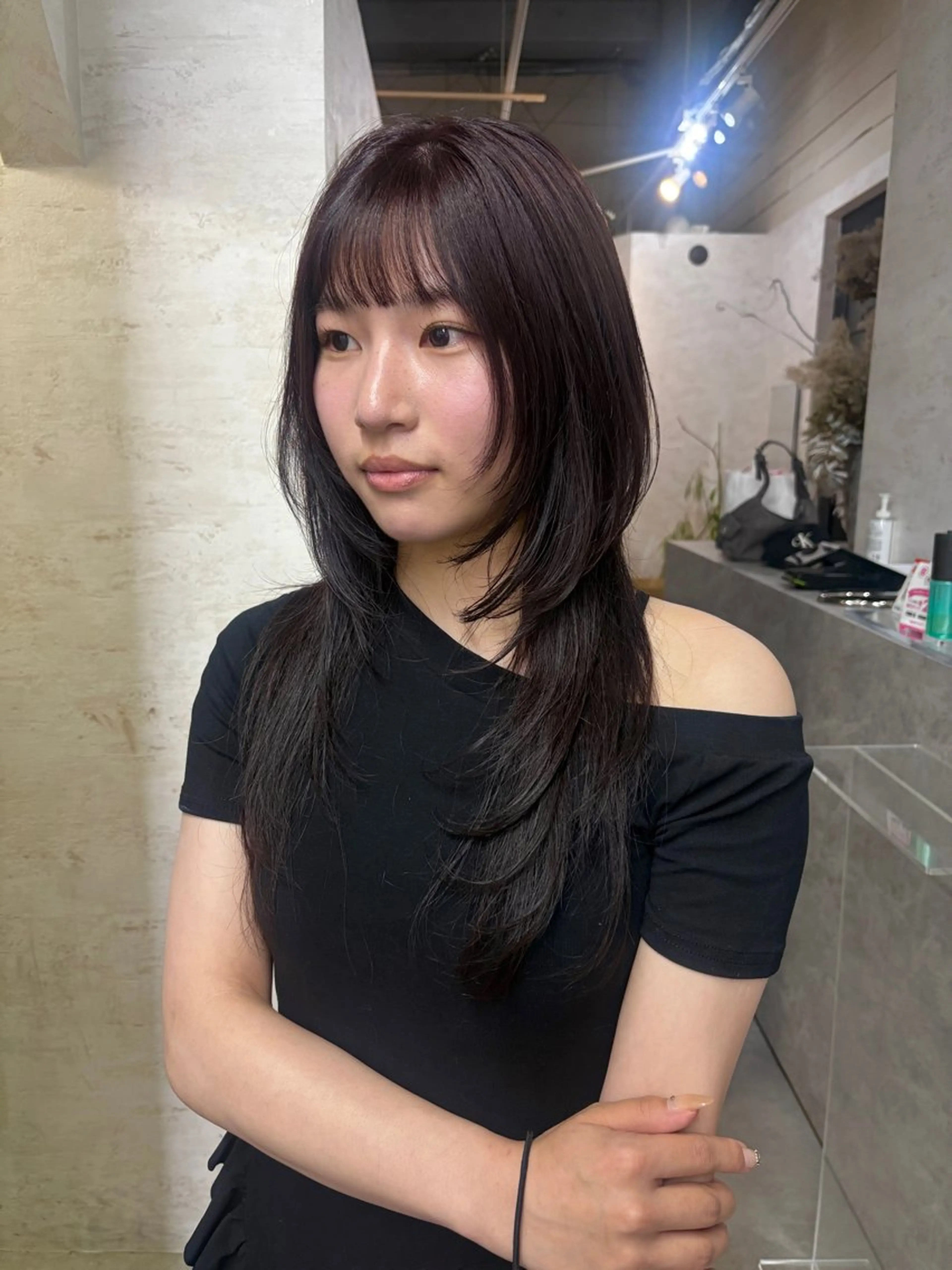 ロング カラー ハッシュカット レイヤーカット カット ヘアカラー トリートメント ブリーチなしカラー ダブルカラーエクステのヘアスタイル