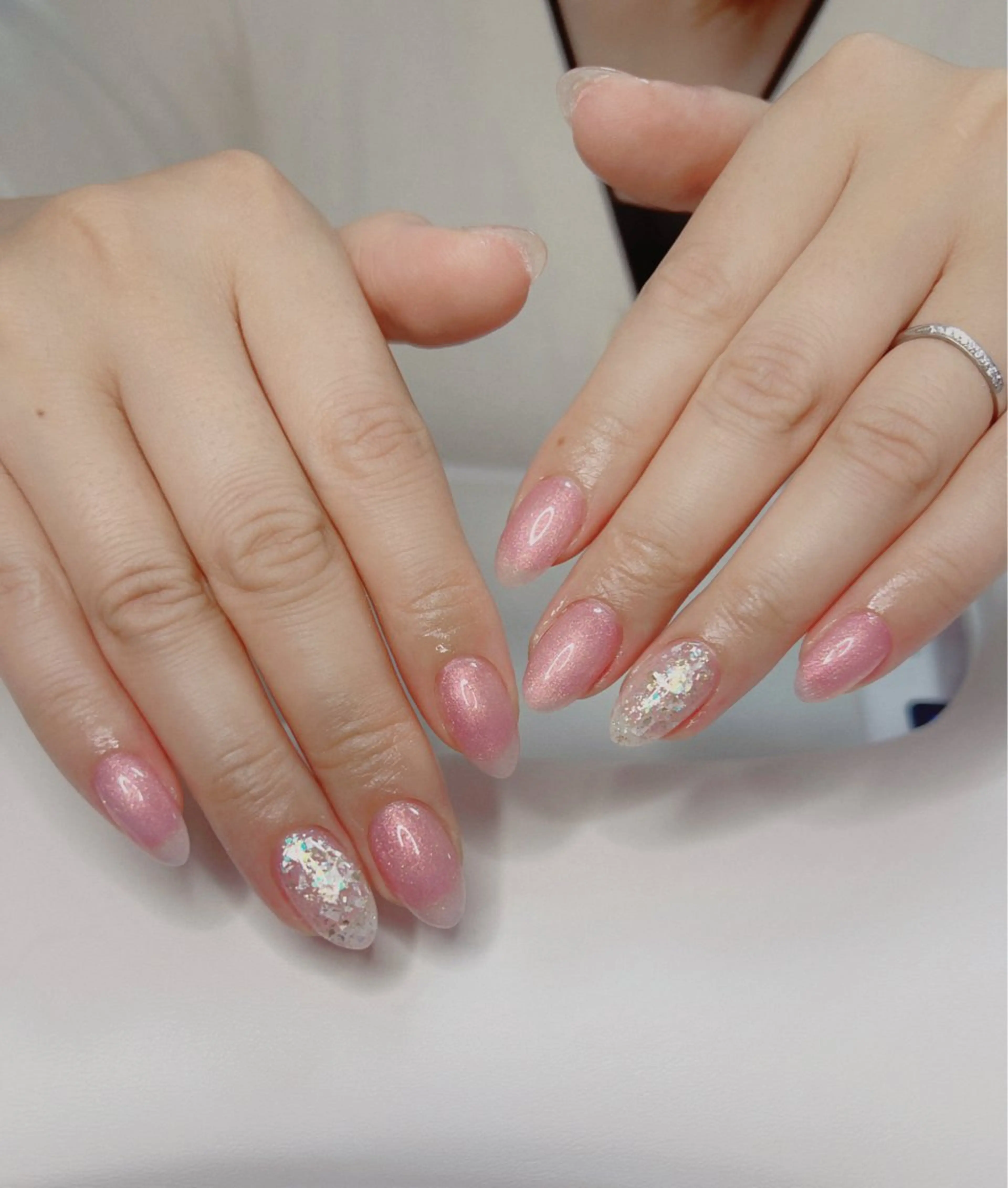 ネイル オーロラネイル 長さ出し フットネイル 韓国ネイル ラメ(グリッター) ハンドネイル 👍thumbs up nail👍のネイルデザイン