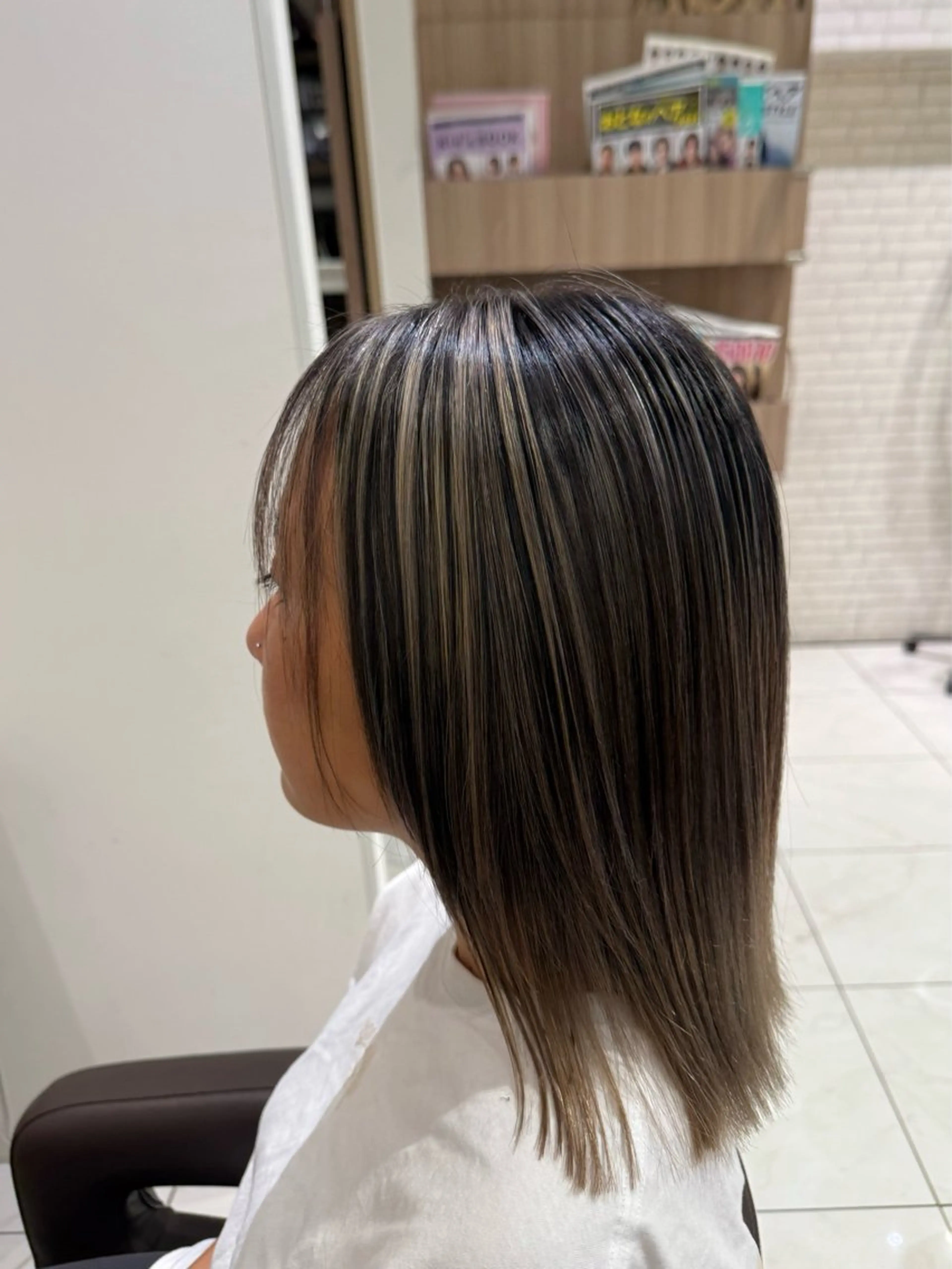 ミディアム レイヤーカット ヘアカラー 玉村 愛李 【ash 津田沼店】のヘアスタイル