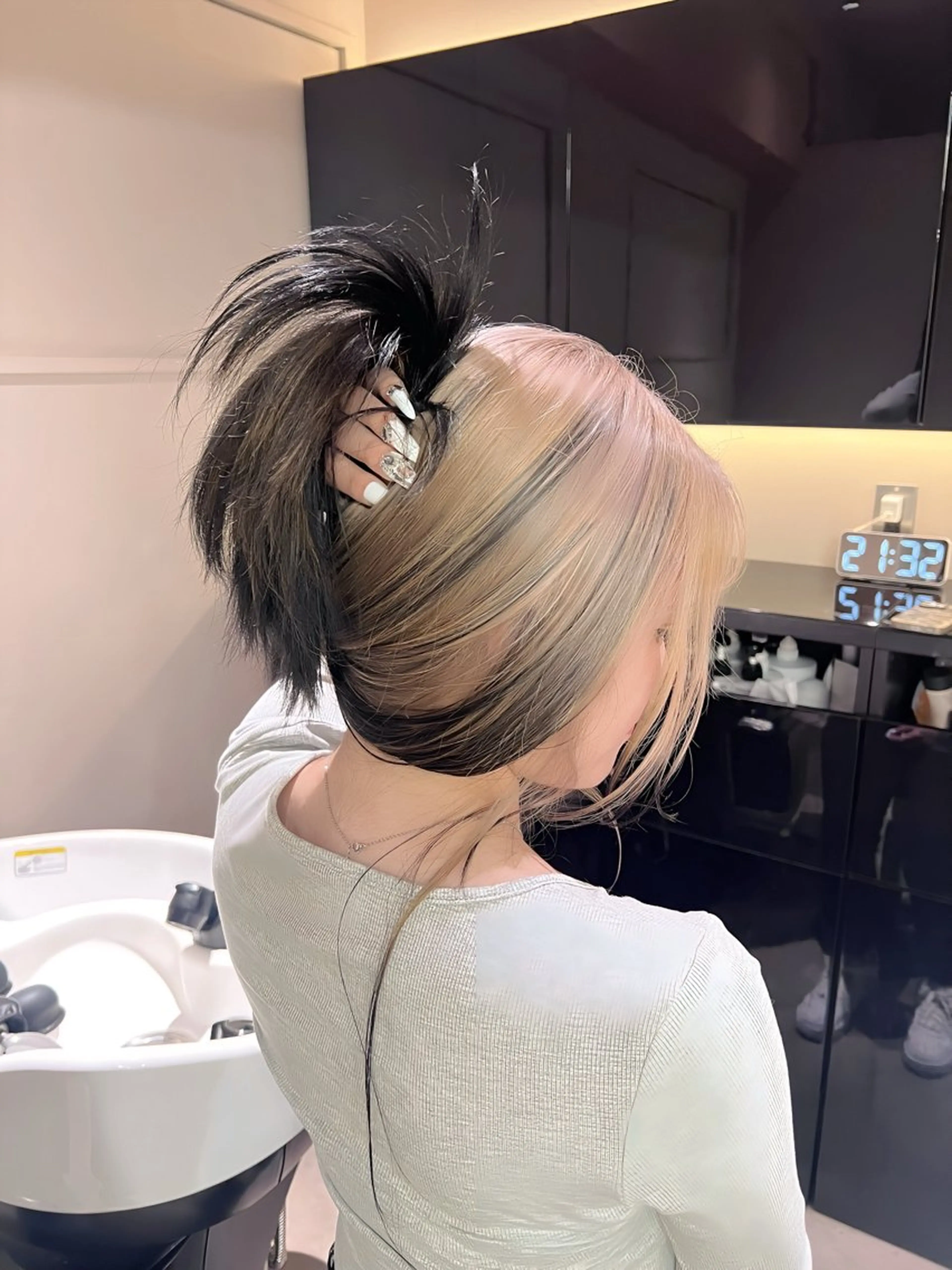 ミディアム カラー 今が1番似合う自分に /志音のヘアスタイル