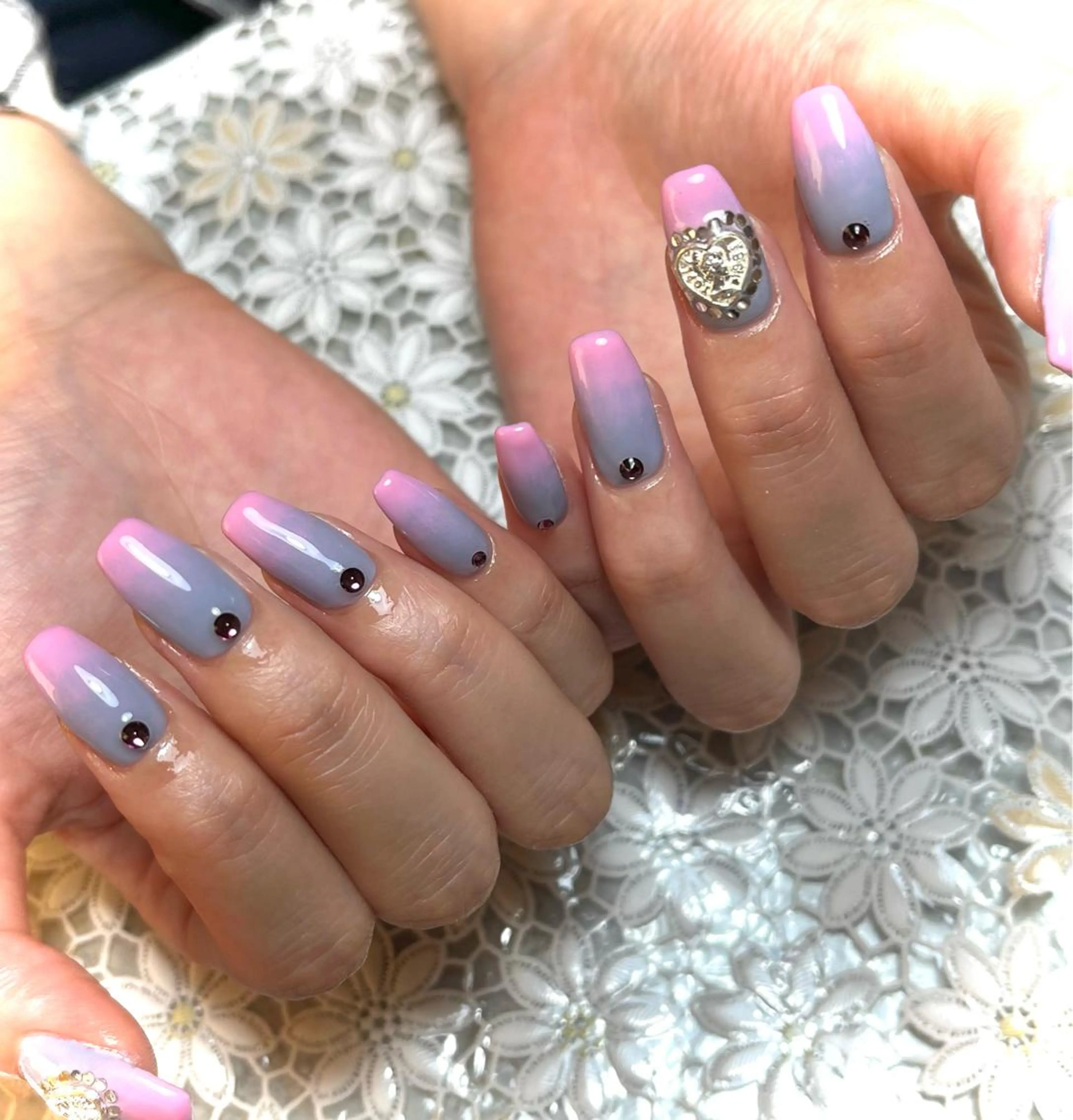 ネイル 成人式 ジェルネイル キラキラネイル 韓国ネイル パラジェル ハンドネイル nails' it...のネイルデザイン