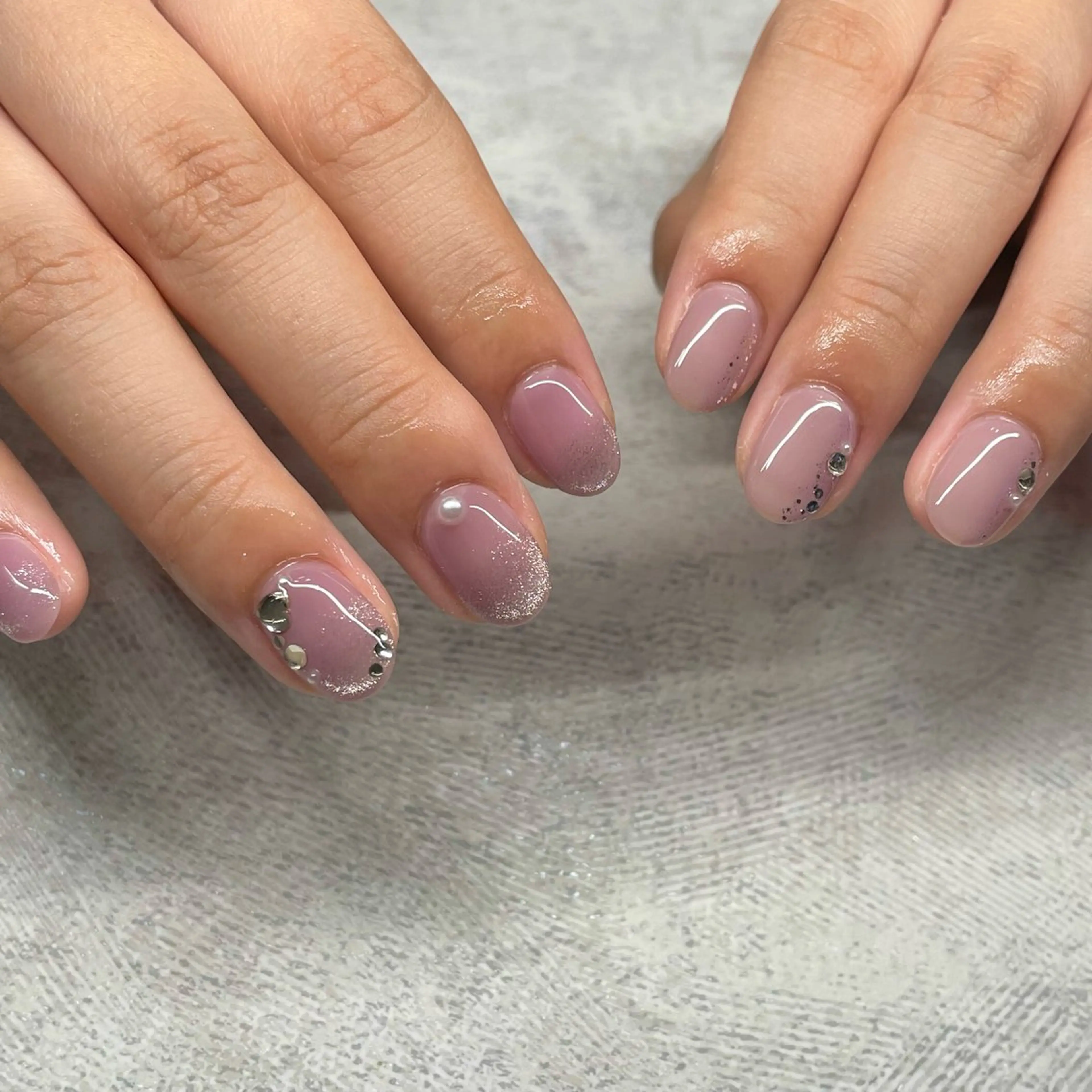 ネイル ラメ(グリッター) マグネットネイル ストーンネイル nailsalon SuMILEのネイルデザイン