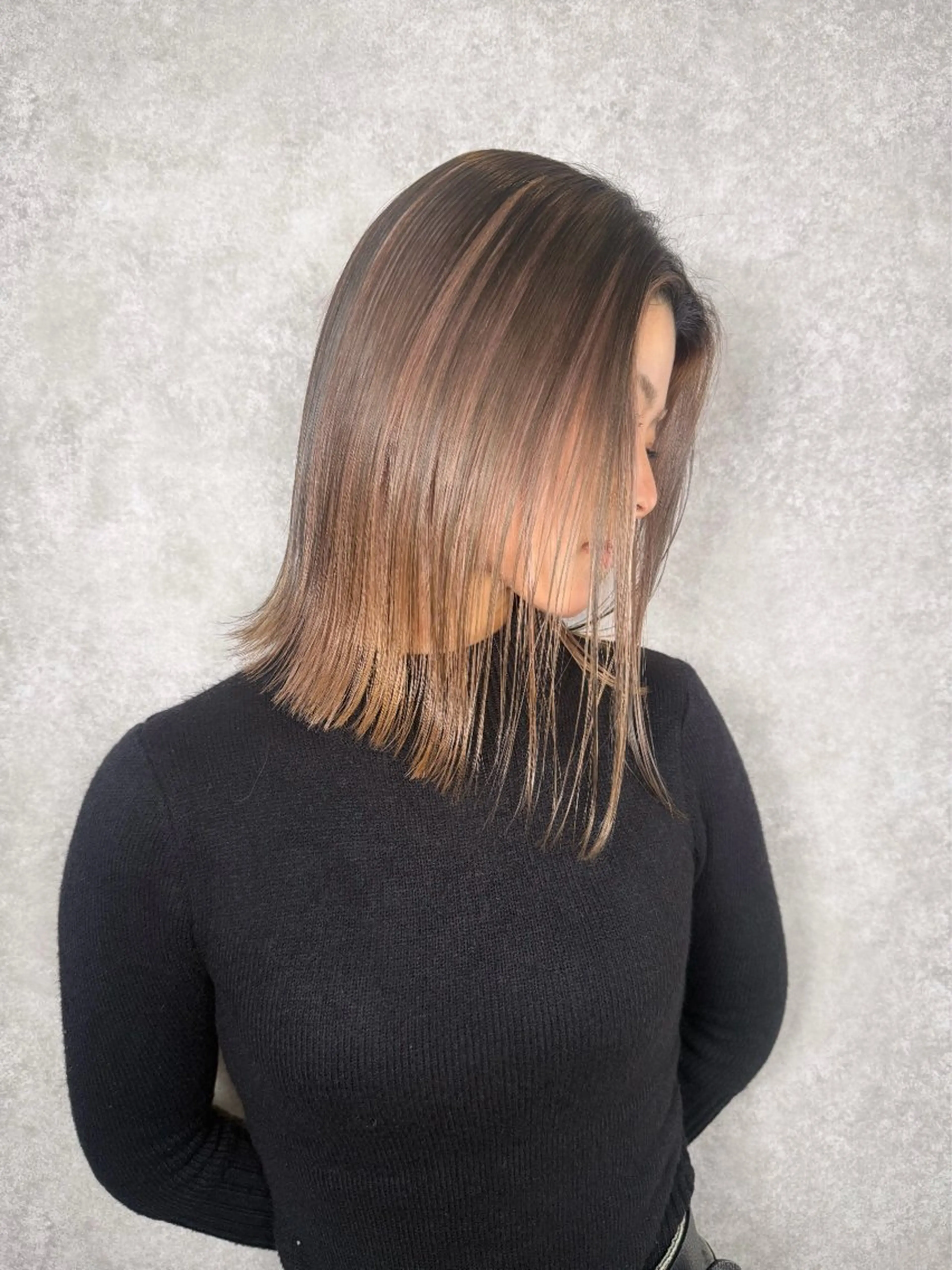 ミディアム カラー ブリーチ デザインカラー ハイトーンカラー ブリーチなしカラー ヘアカラー トリートメント 星田 美海のヘアスタイル