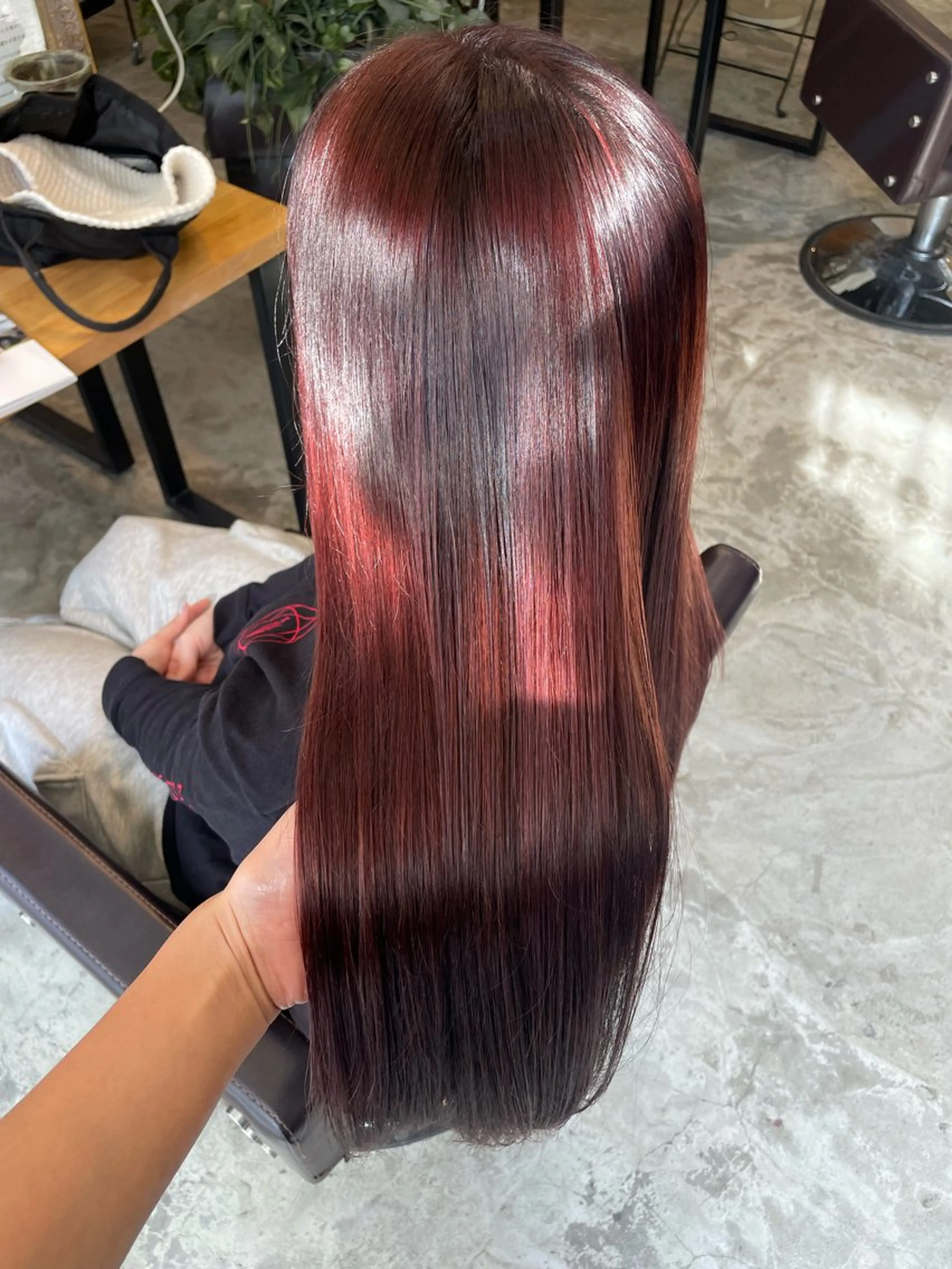 ロング カラー ピンクカラー 艶カラー｜透明感 カラー｜レイヤーのヘアスタイル