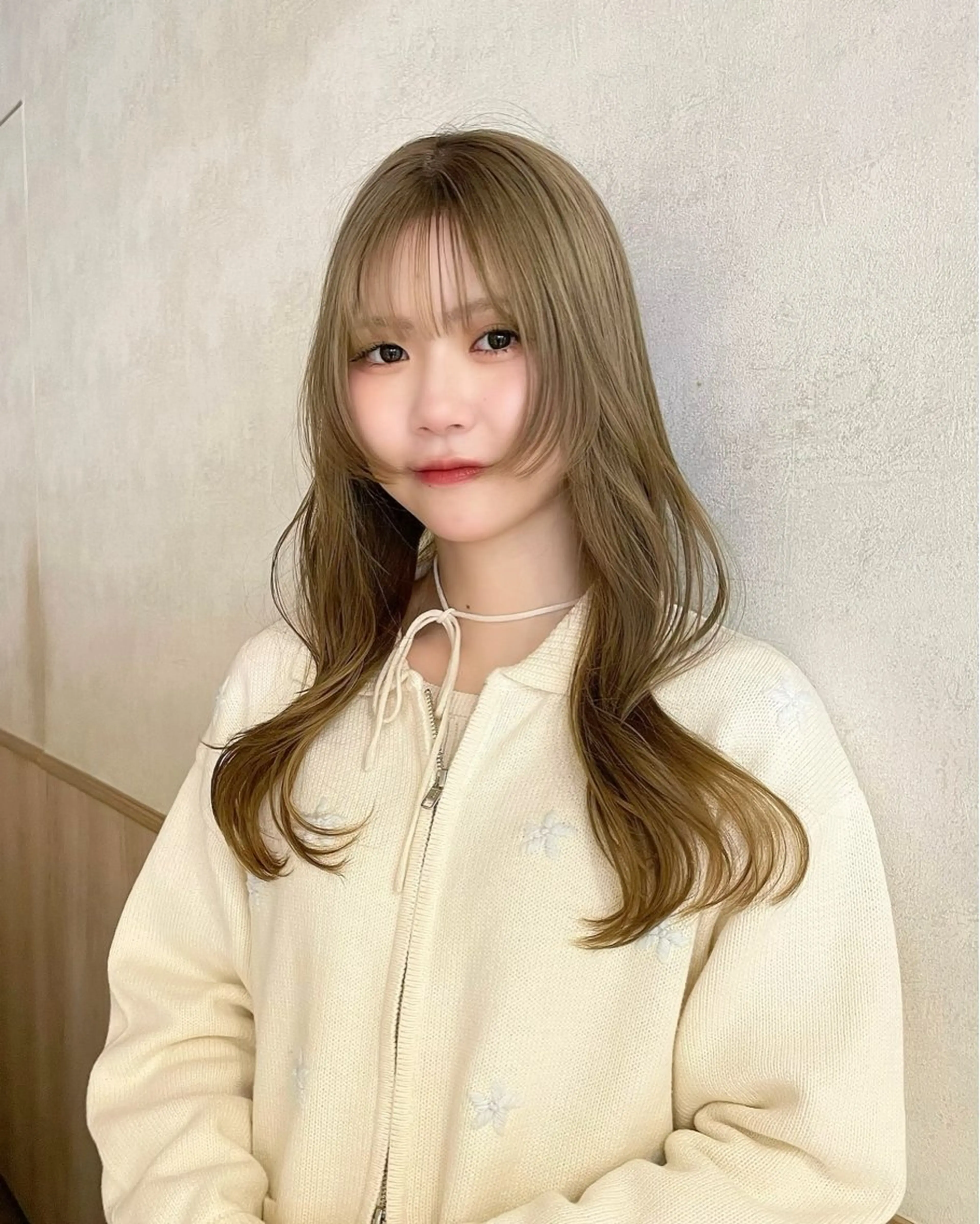 ロング カット ヘアカラー 秋山 智香のヘアスタイル