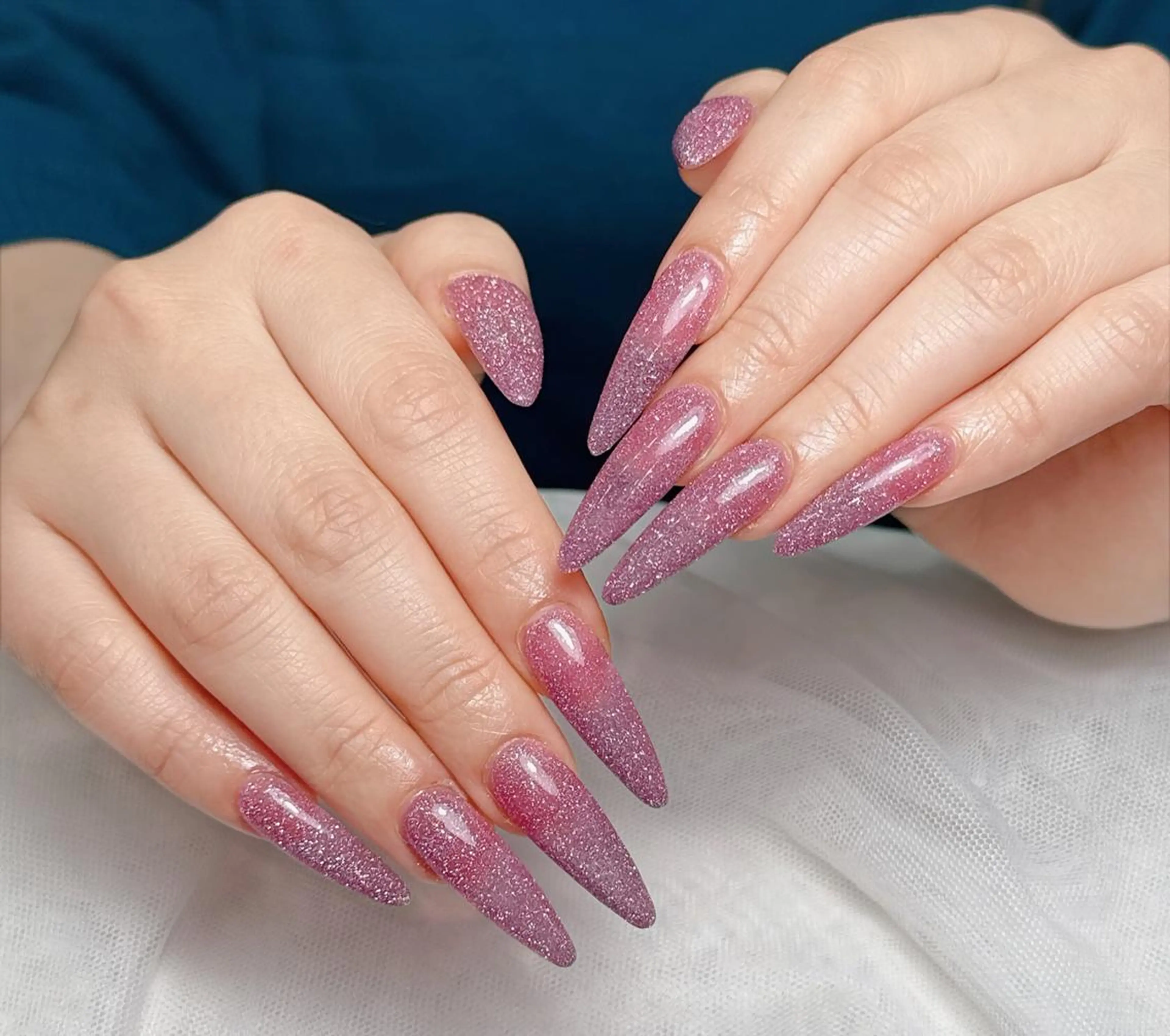 ロング パーマ 韓国風ヘア ハンドネイル 波 なみのネイルデザイン