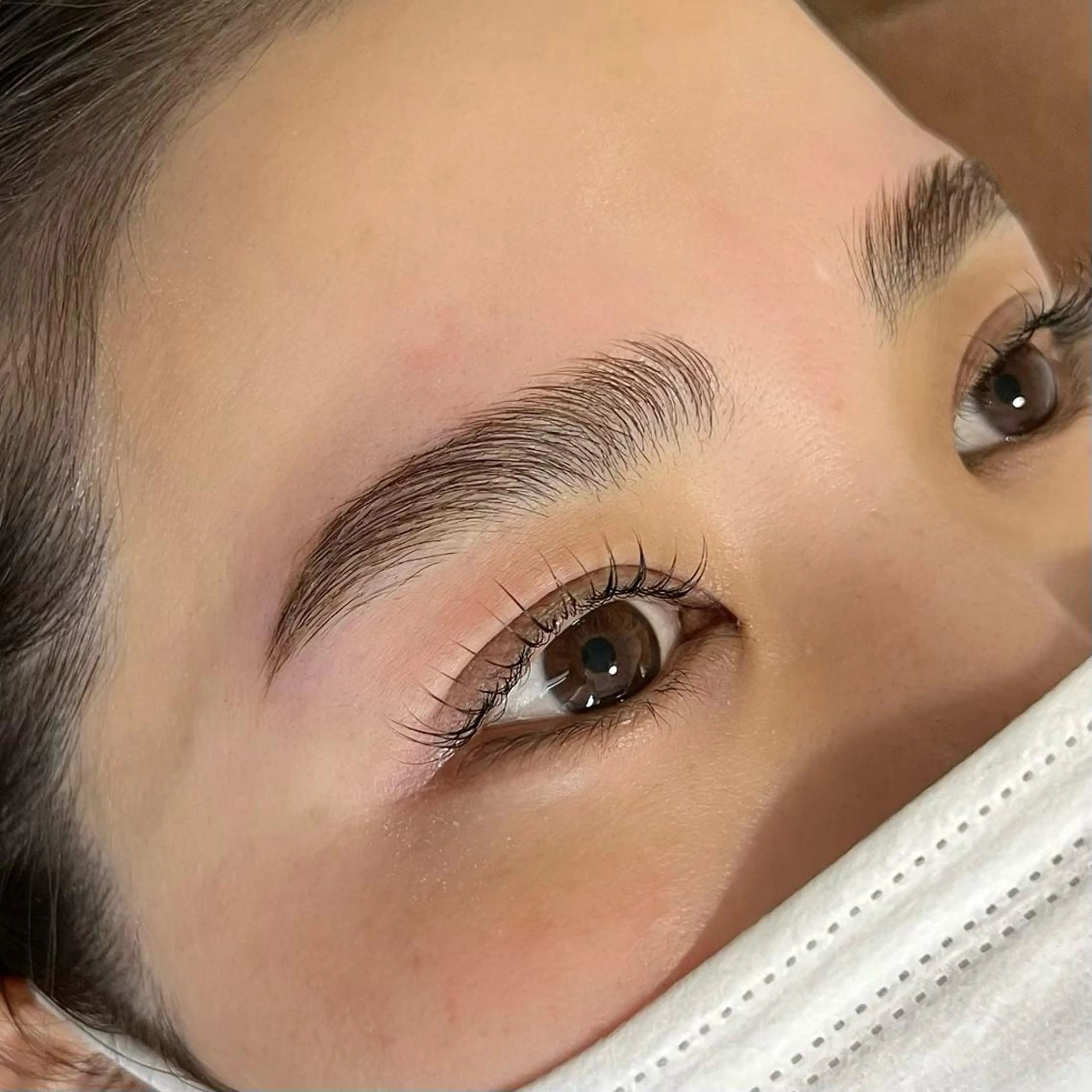 アイブロウ ハリウッドブロウリフト RINA studio-385の眉毛・アイブロウイメージ