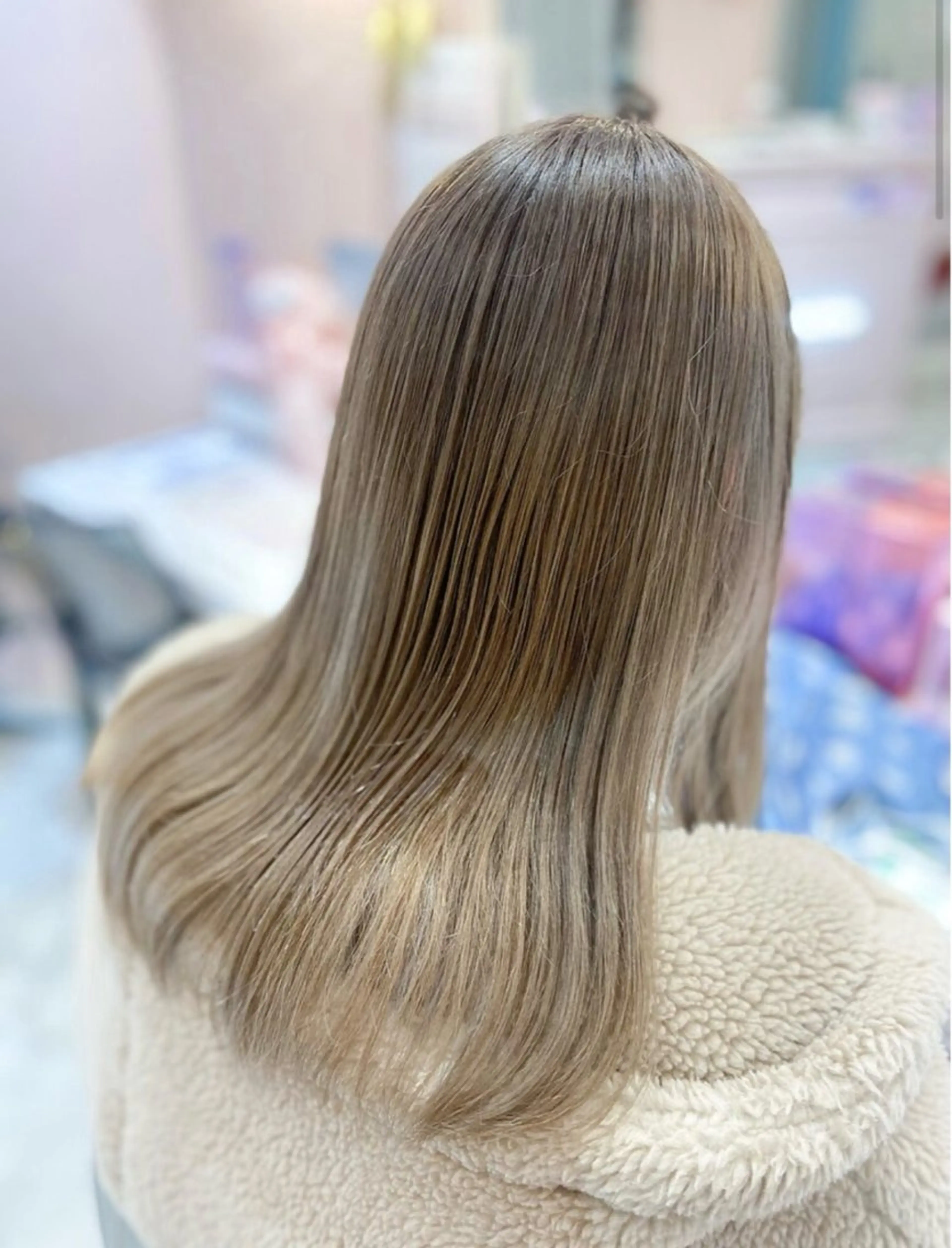 ミディアム カラー ベージュカラー ブリーチ ミルクティーベージュ 透明感カラー/ハイト ーン/Airi🎀のヘアスタイル