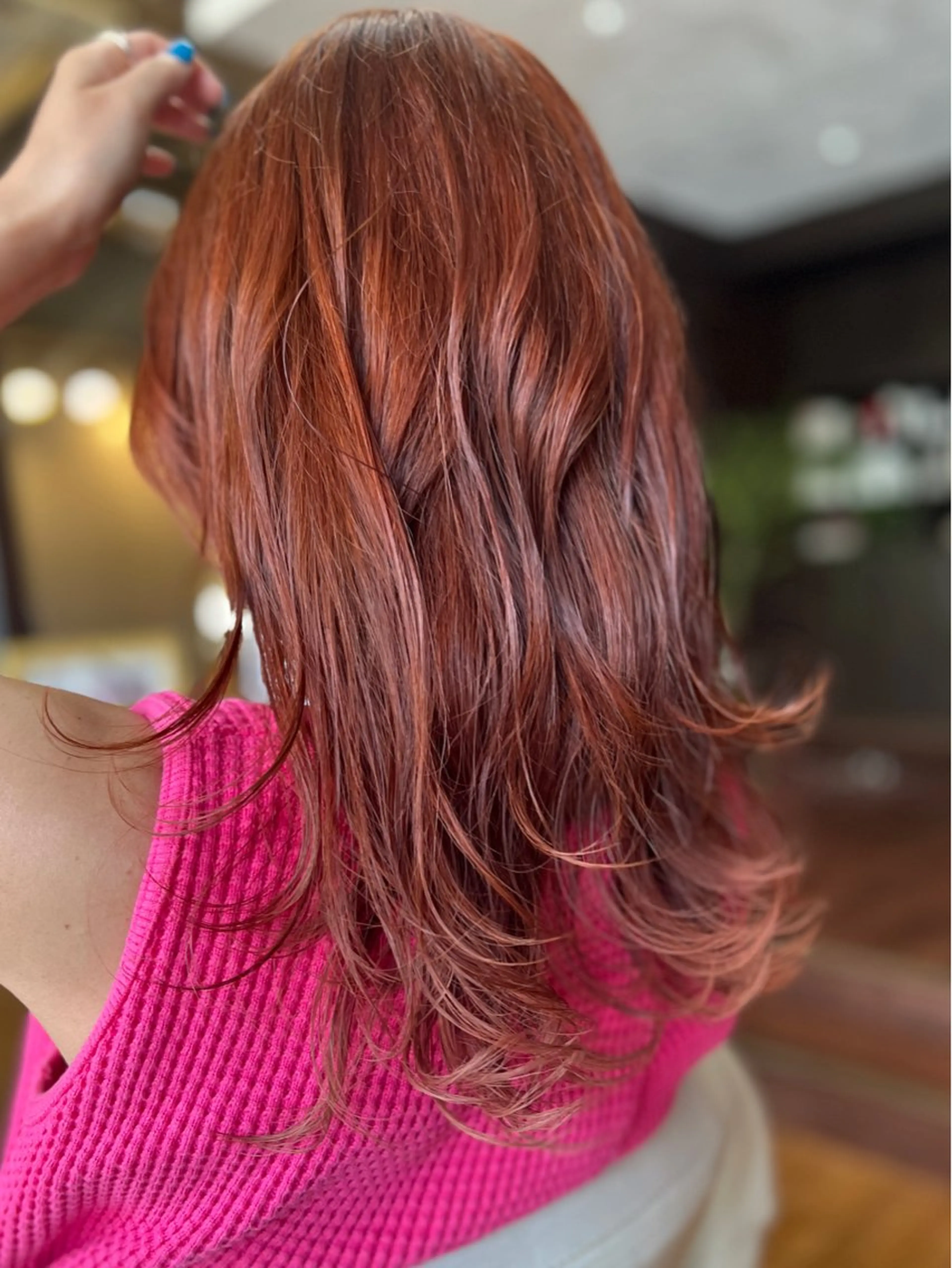 セミロング 天使の羽バング・フェザーバング ヨシンモリ 韓国風ヘア オン眉 シースルーバング カット ヘアカラー トリートメント 両国駅徒歩1分⭐️ アイロン仕上げのヘアスタイル