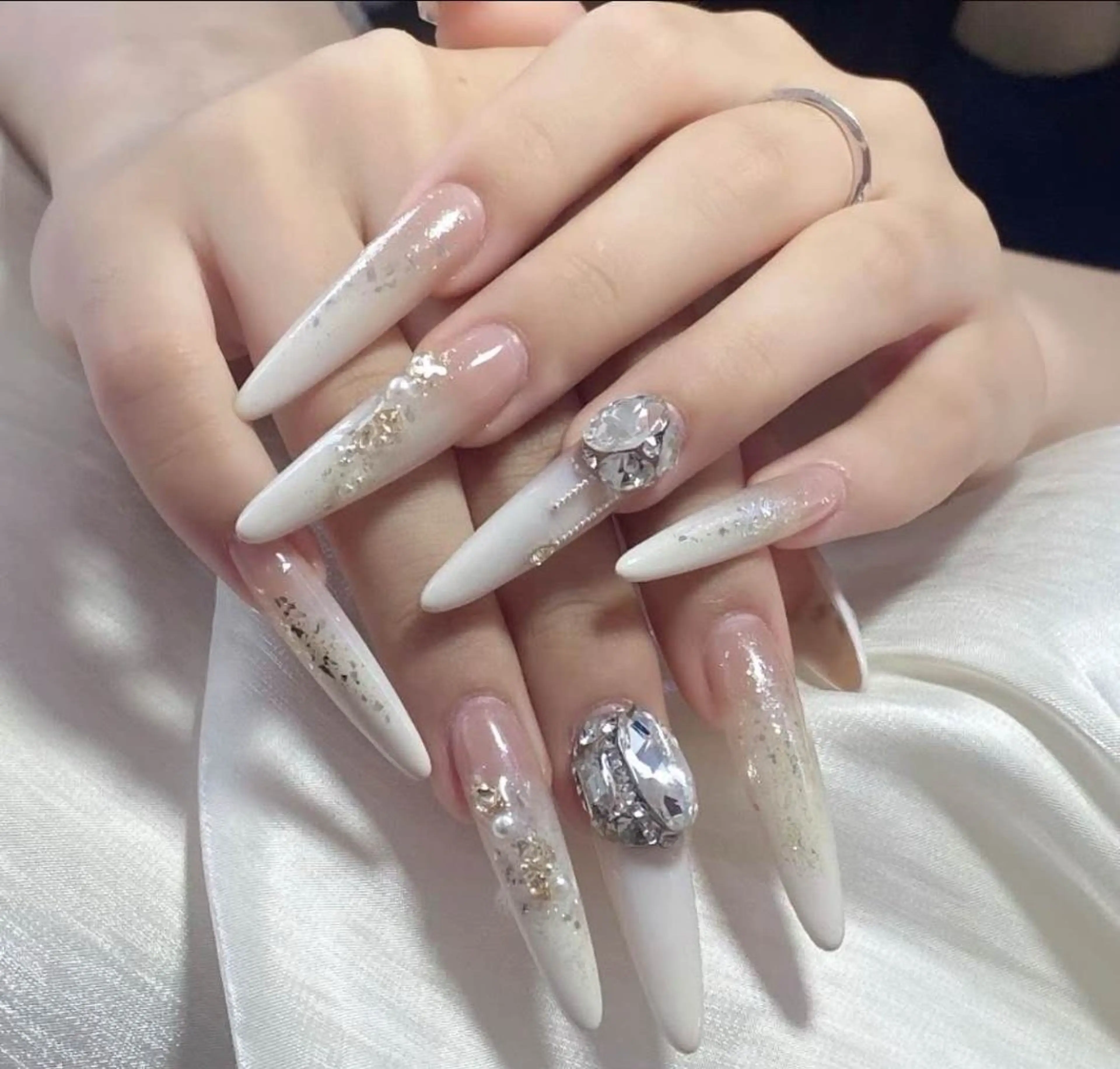 ネイル 小島 阿佑美のネイルデザイン