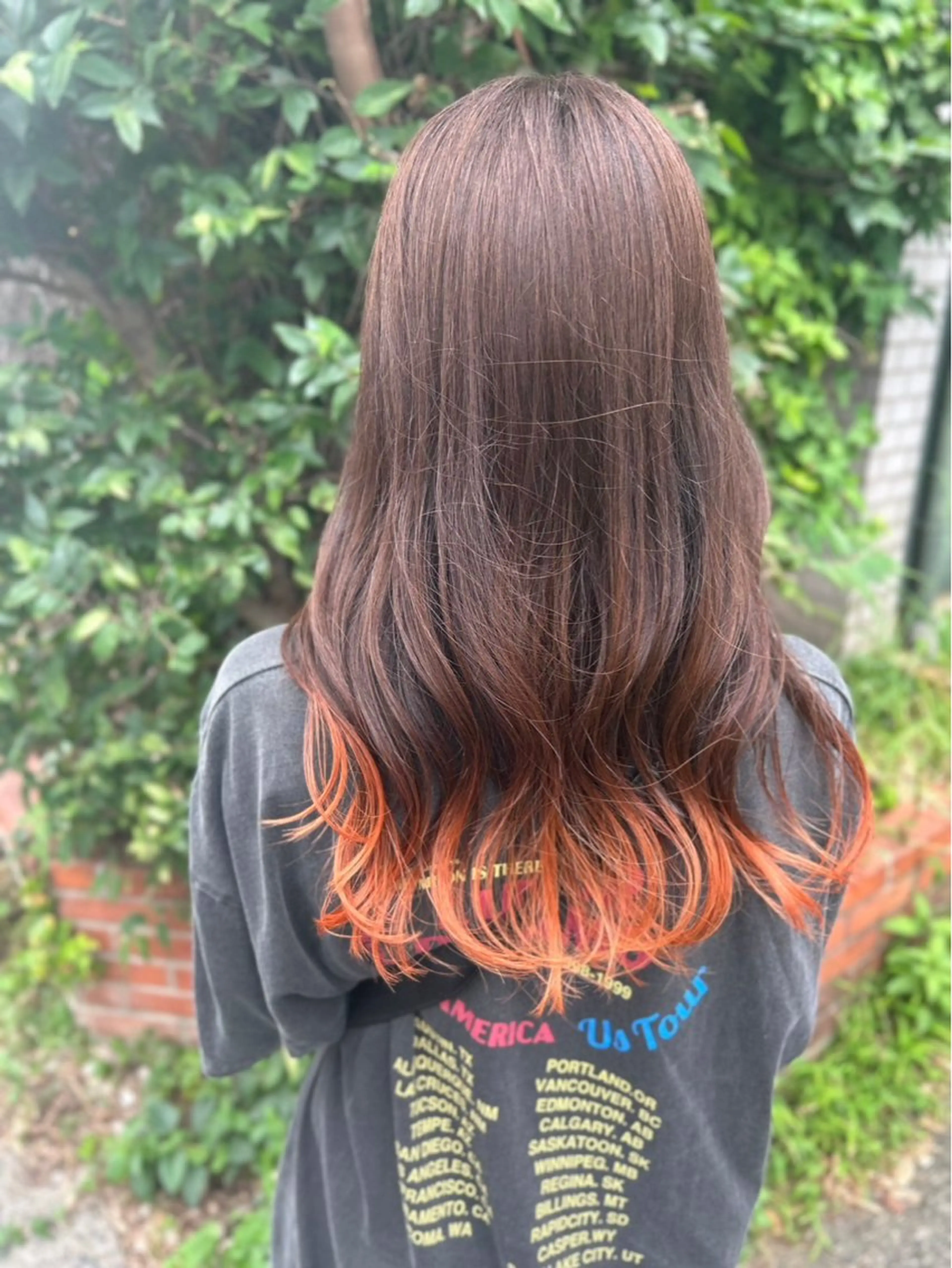 ロング カラー momb 折戸結菜のヘアスタイル