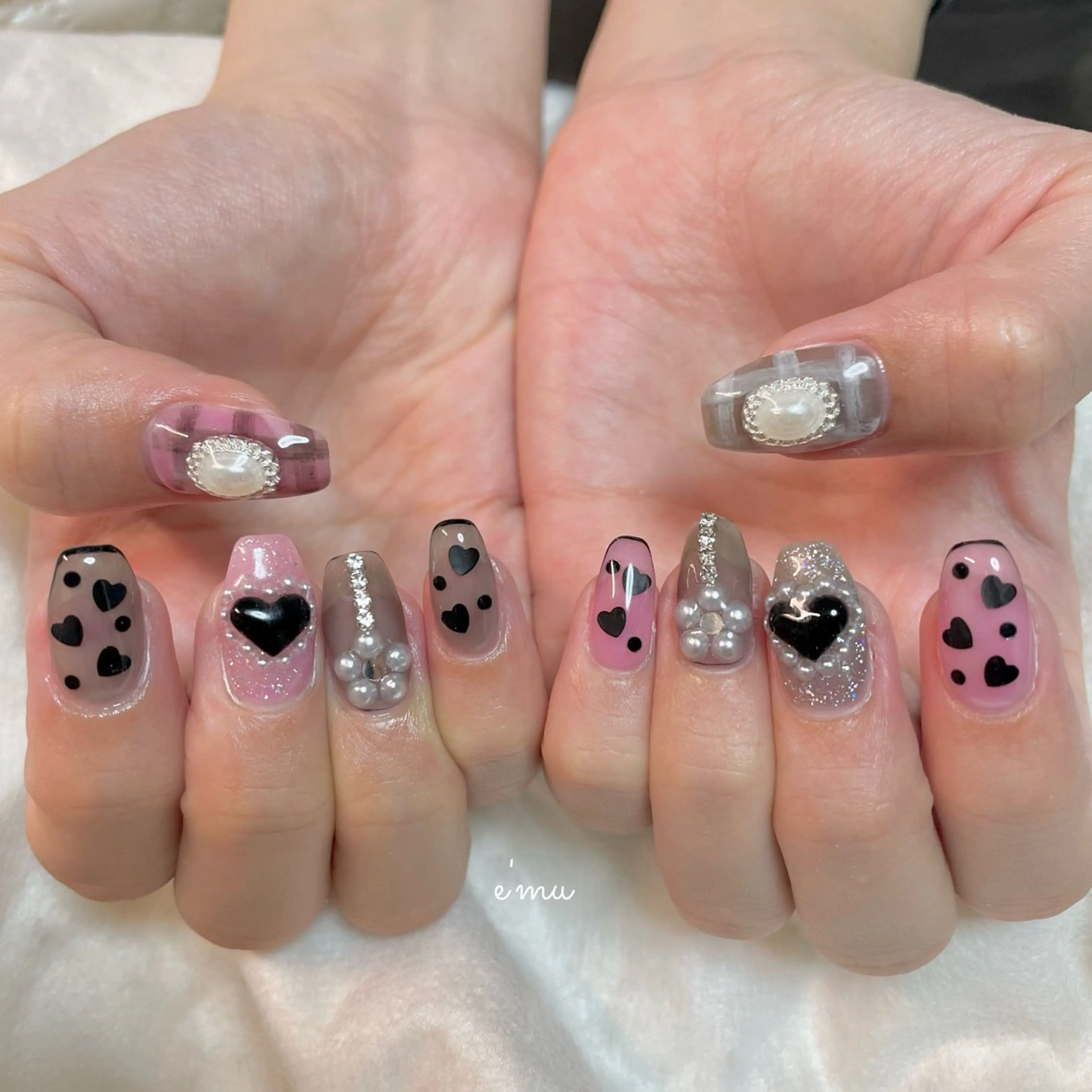 ネイル ハート ハンドネイル nail salon e'mu💐のネイルデザイン
