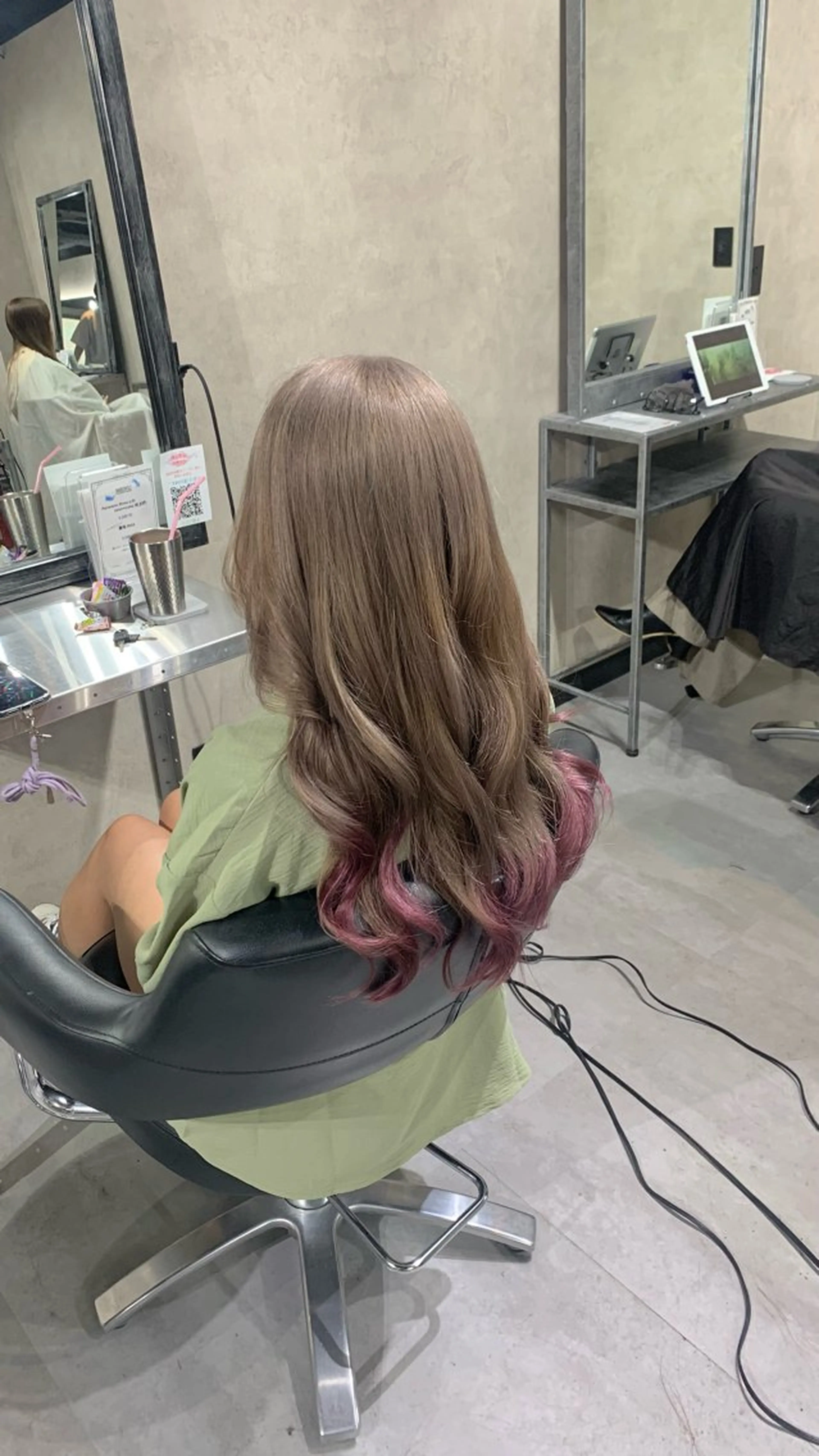 ロング カラー グレージュ ピンクカラー ヘアカラー トリートメント B E C H I C O〔べち子〕のヘアスタイル