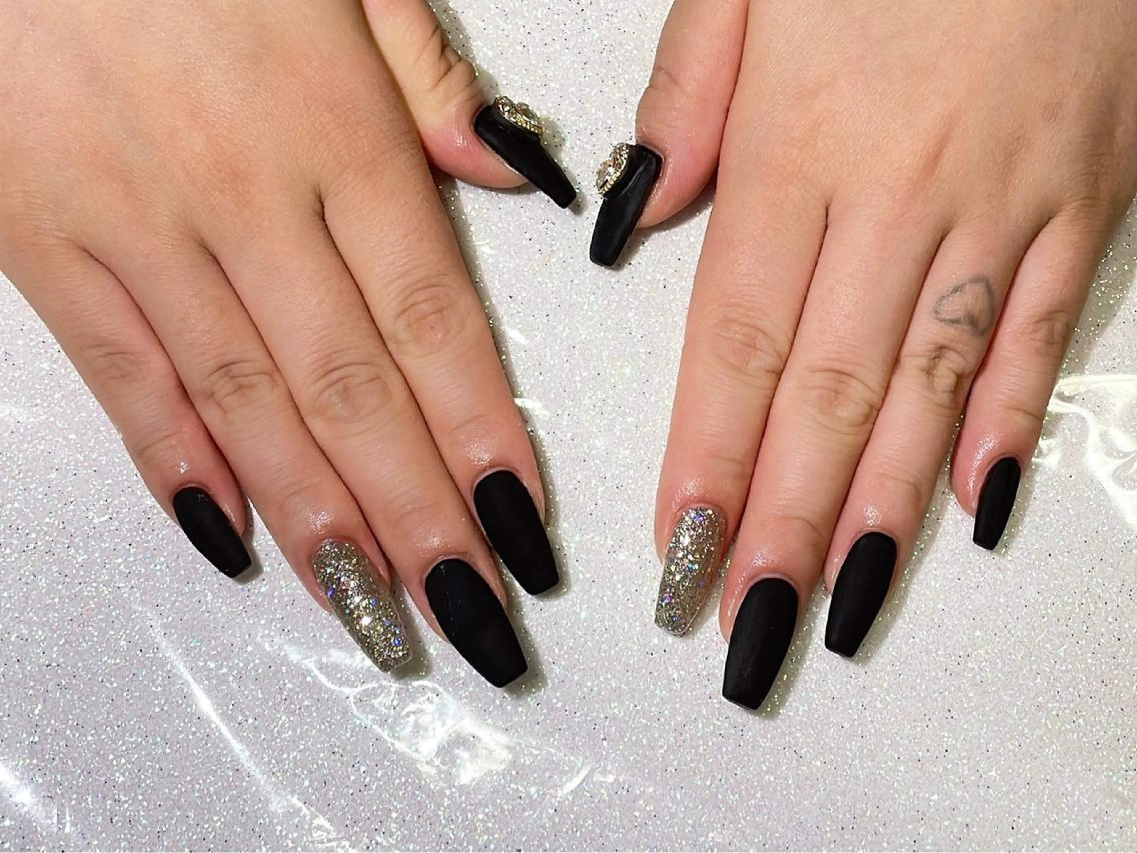 ネイル ハンドネイル VIERU 🌈🎀💖のネイルデザイン