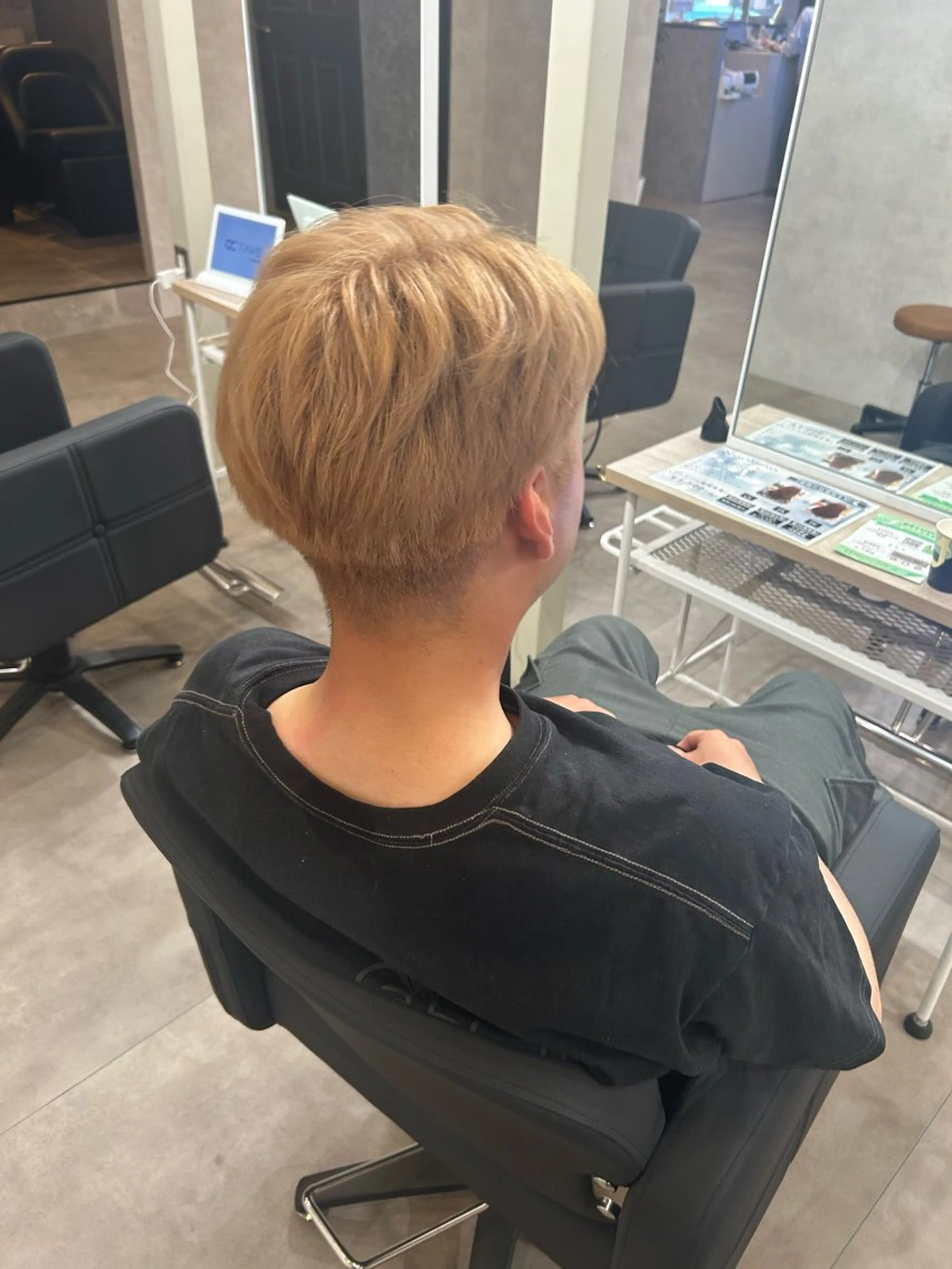 メンズ メンズブリーチ 上島 愛永のヘアスタイル