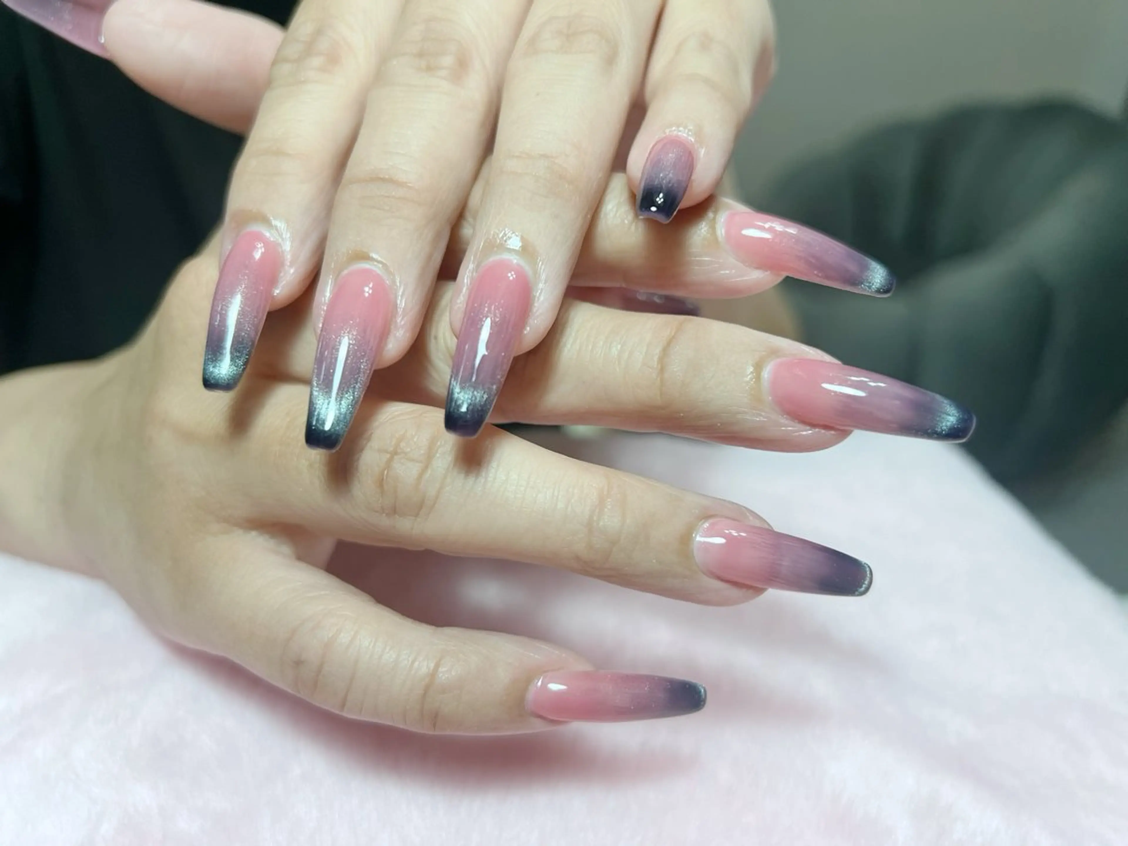 ネイル マグネットネイル Hina ネイルサロンのネイルデザイン