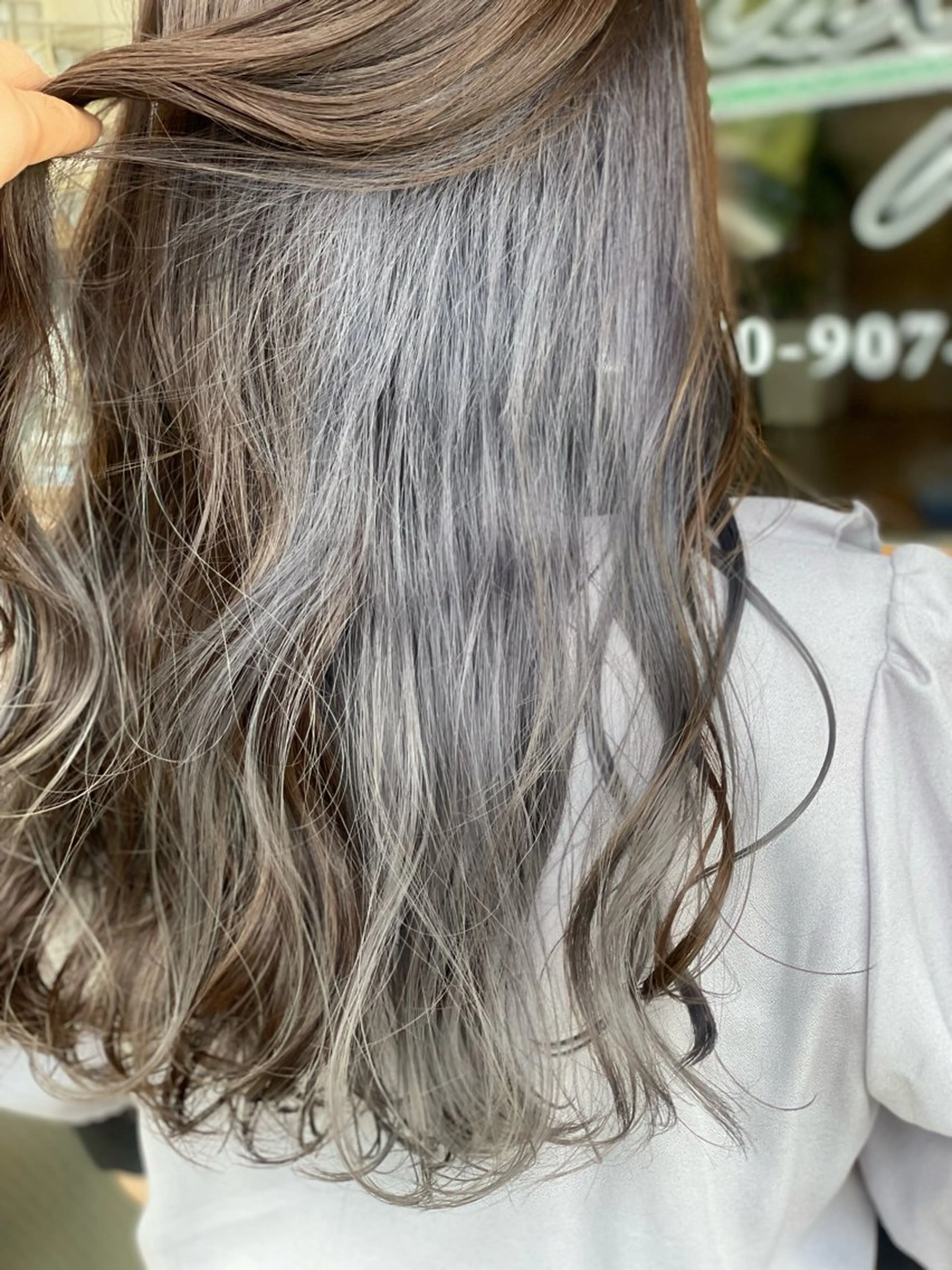 ロング カラー ブリーチ インナーカラー シルバー Snaly カラー特化ページのヘアスタイル