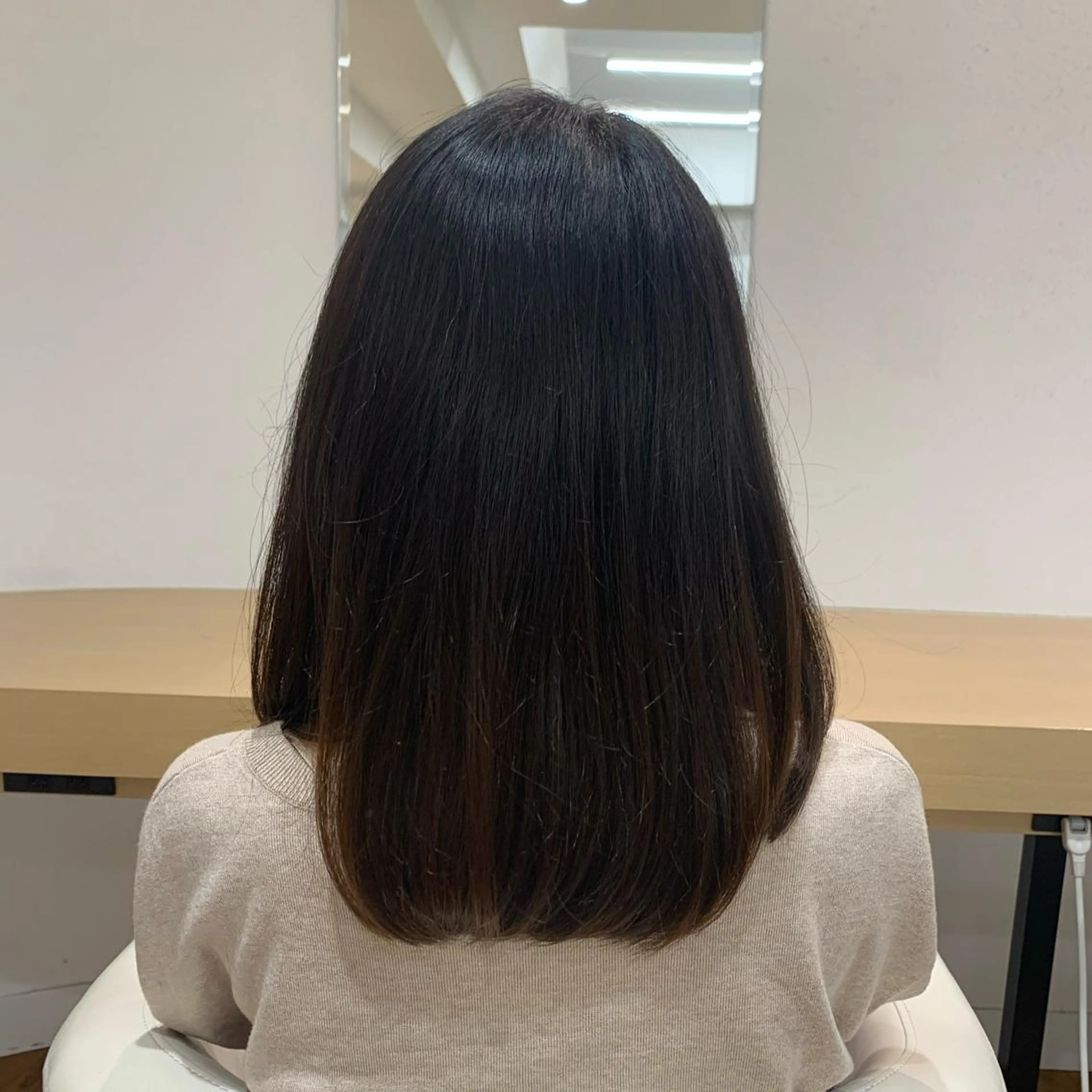 ミディアム 大谷 菜月のヘアスタイル