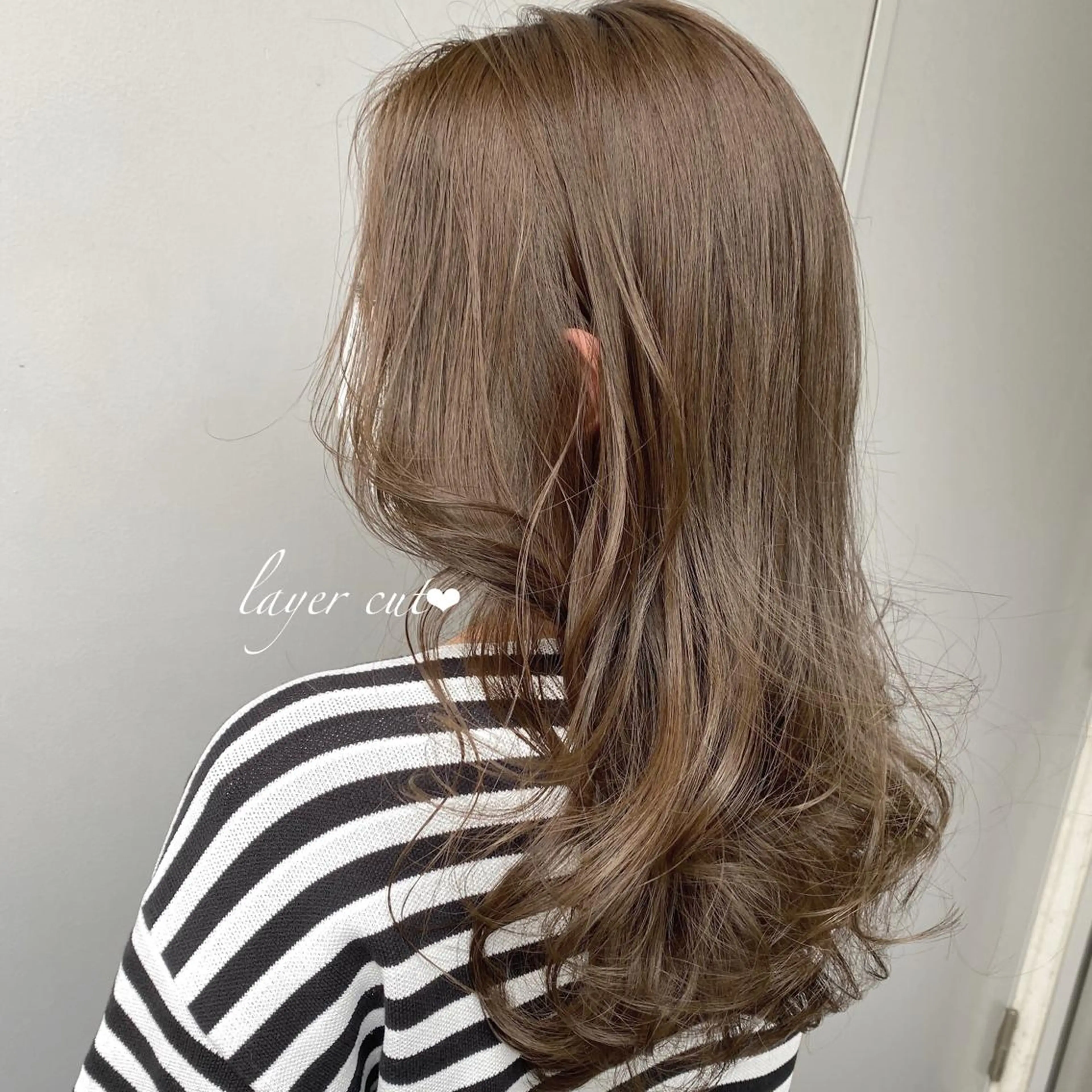 セミロング カラー ヘアアレンジ ブラウンカラー ミルクティーブラウン 顔まわりレイヤー レイヤーカット おくれ毛 当日予約⭕️ JUNYAのヘアスタイル