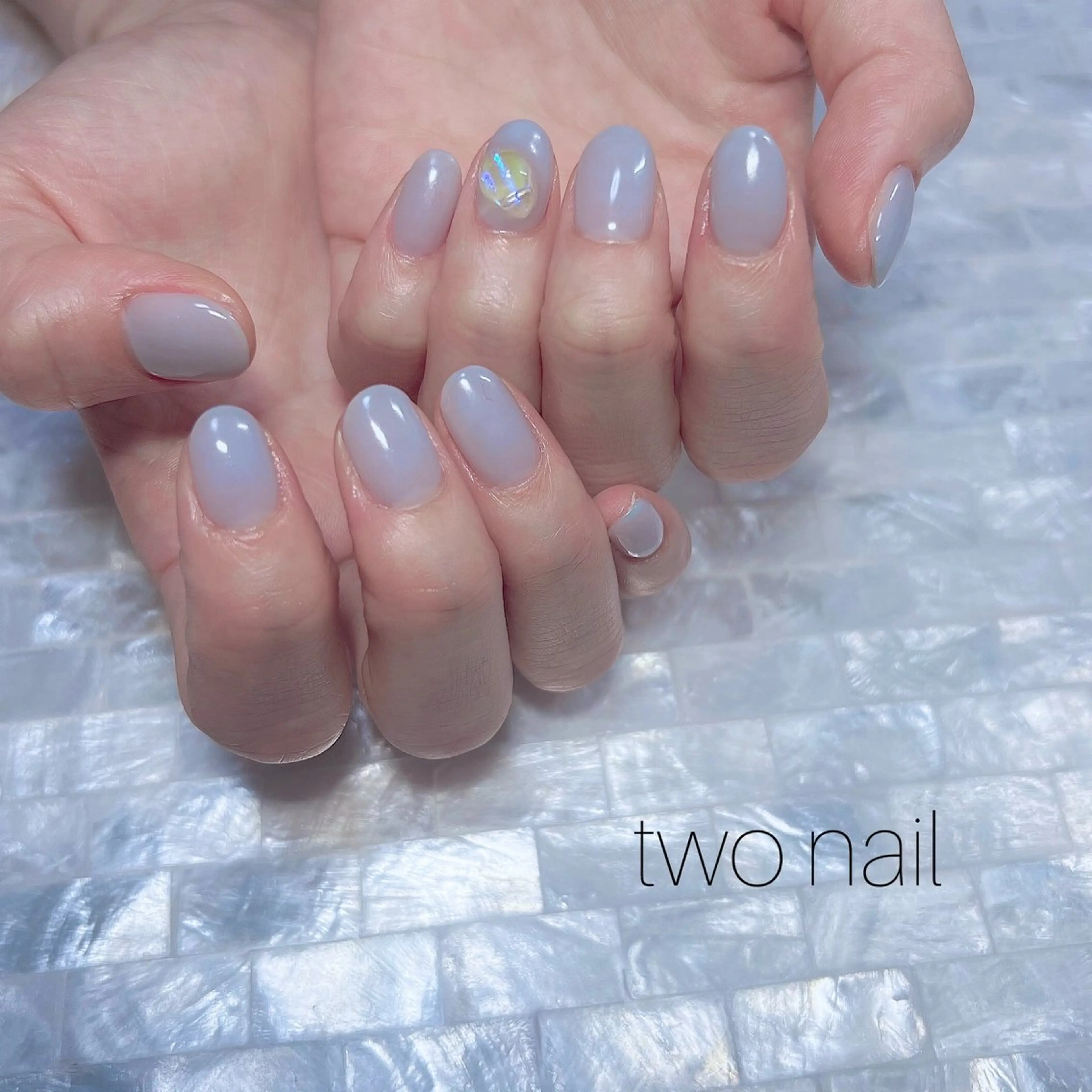 ネイル オーロラネイル ネイルチップ ホワイト ハンドネイル two nailのネイルデザイン