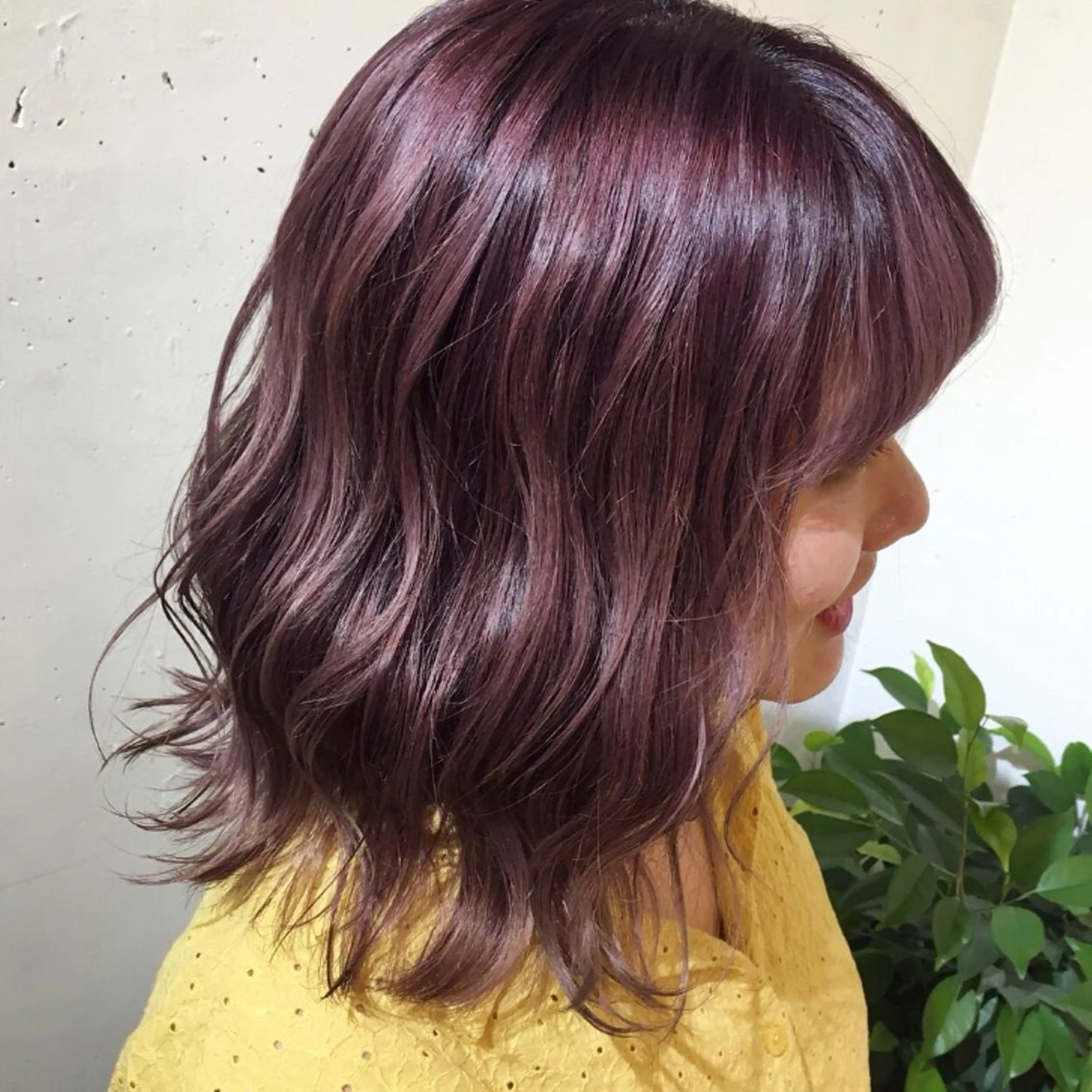 ミディアム カラー ヘアアレンジ ピンクカラー バイオレットカラー 八巻 晴香のヘアスタイル