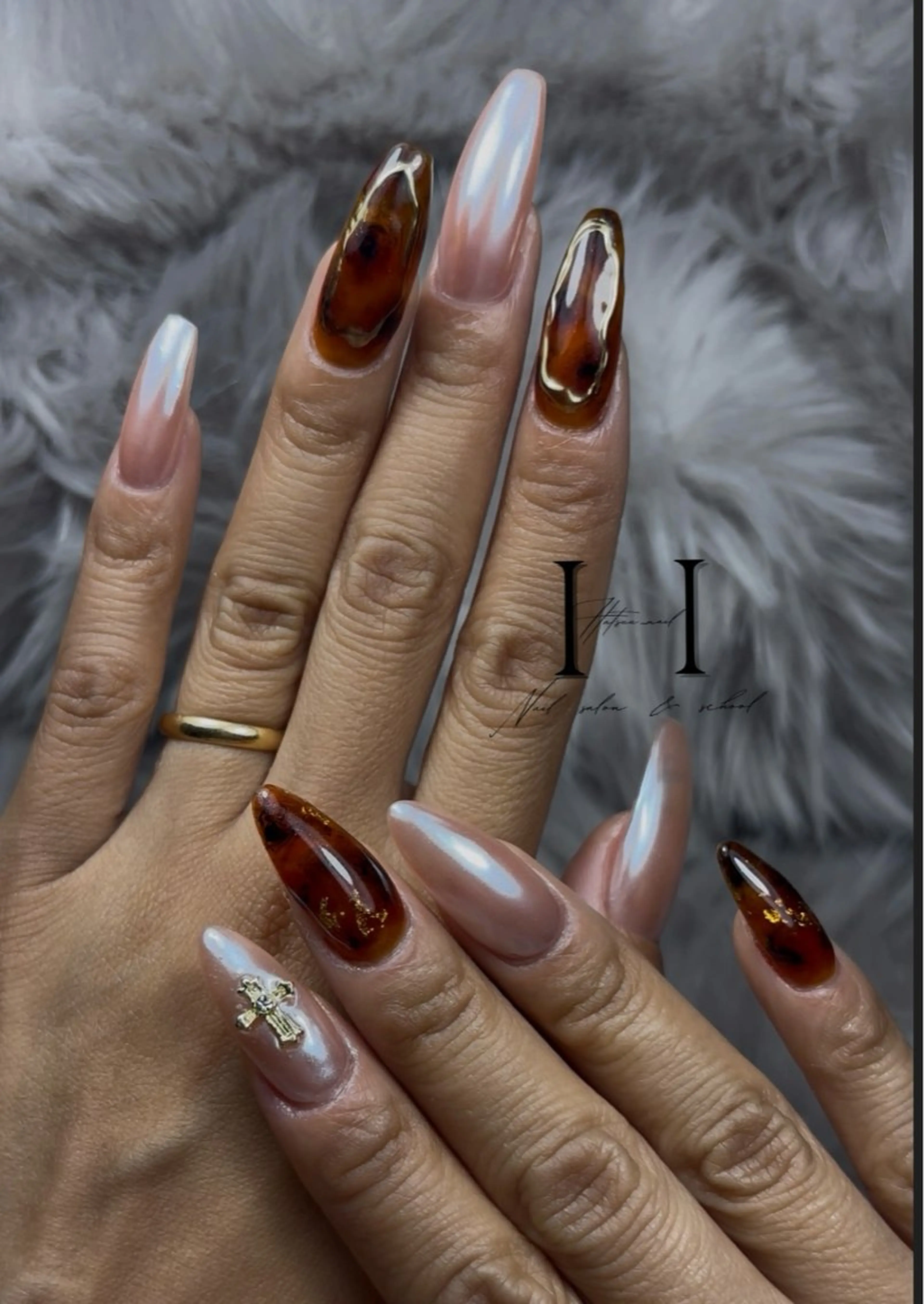 ネイル べっ甲ネイル Hatsuu nail所属・HatsuuNail salonアリスのネイルデザイン