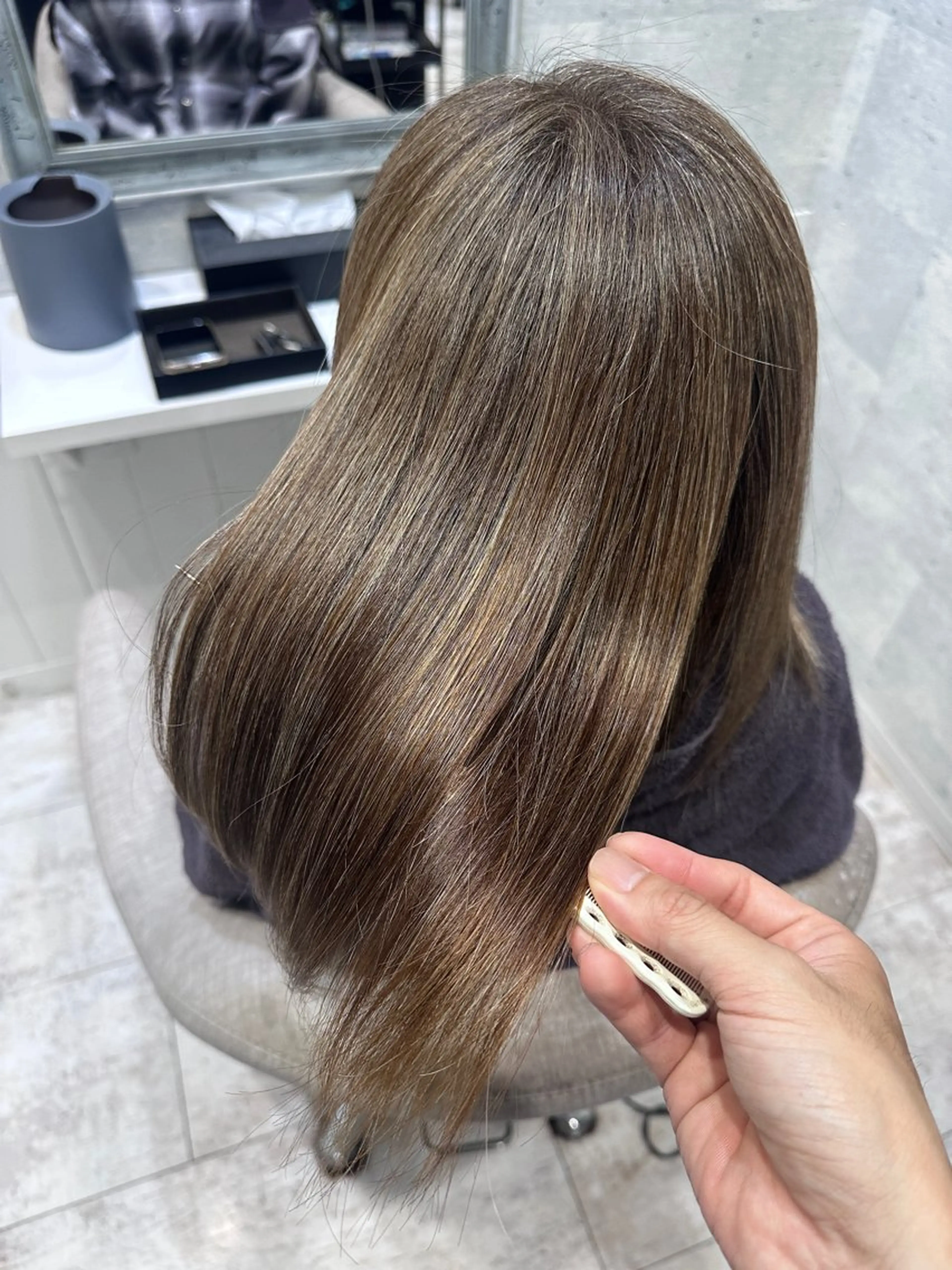 ロング カラー カット ヘアカラー トリートメント 西山 将太のヘアスタイル