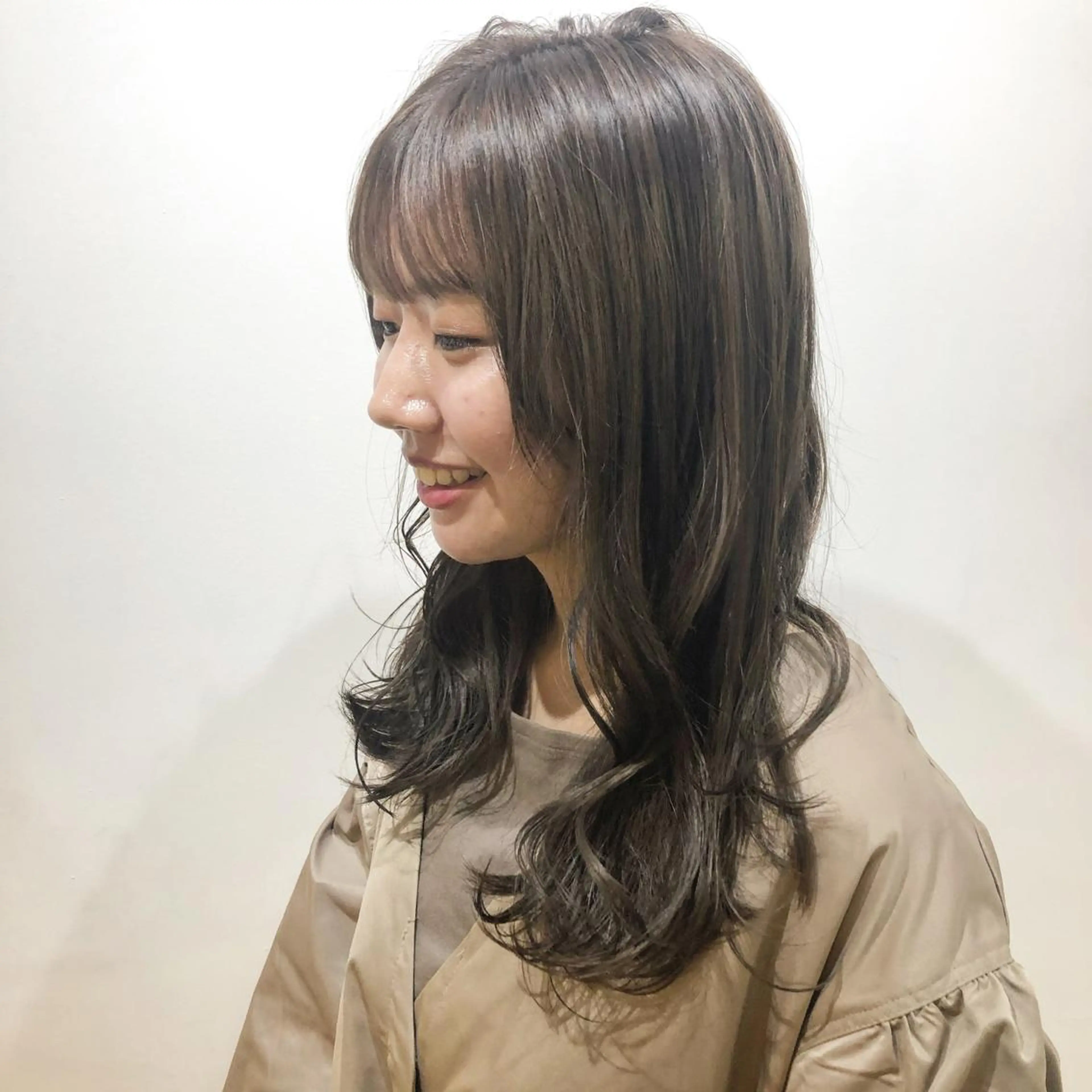 ミディアム カラー ヘアカラー トリートメント 中司 莉菜のヘアスタイル