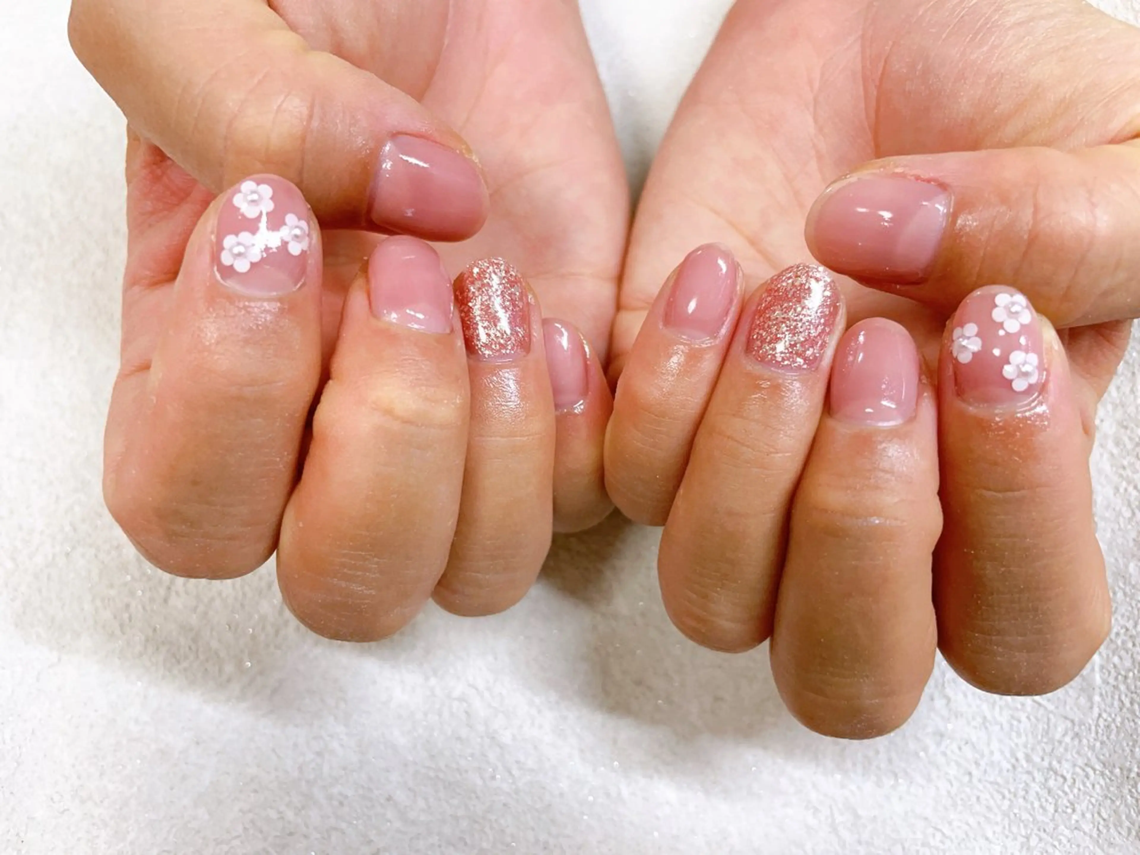 ネイル オーロラネイル フラワーネイル フットネイル フレンチネイル ジェルネイル mogunail &blowのネイルデザイン