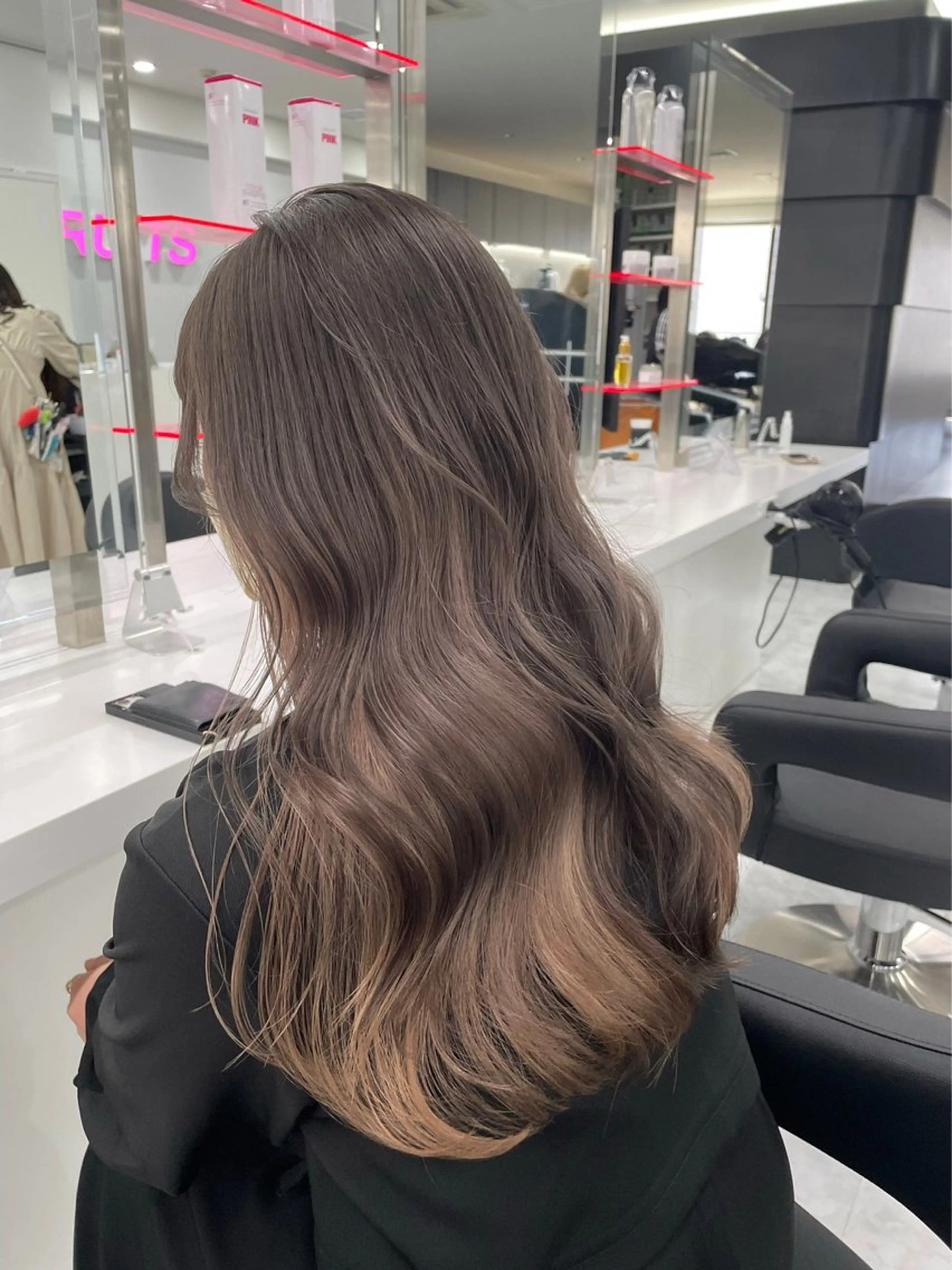 👑1番人気メニュー👑似合わせカット✂️透明感カラー💖髪質改善トリートメント✨コテ巻き仕上げ🌈の写真