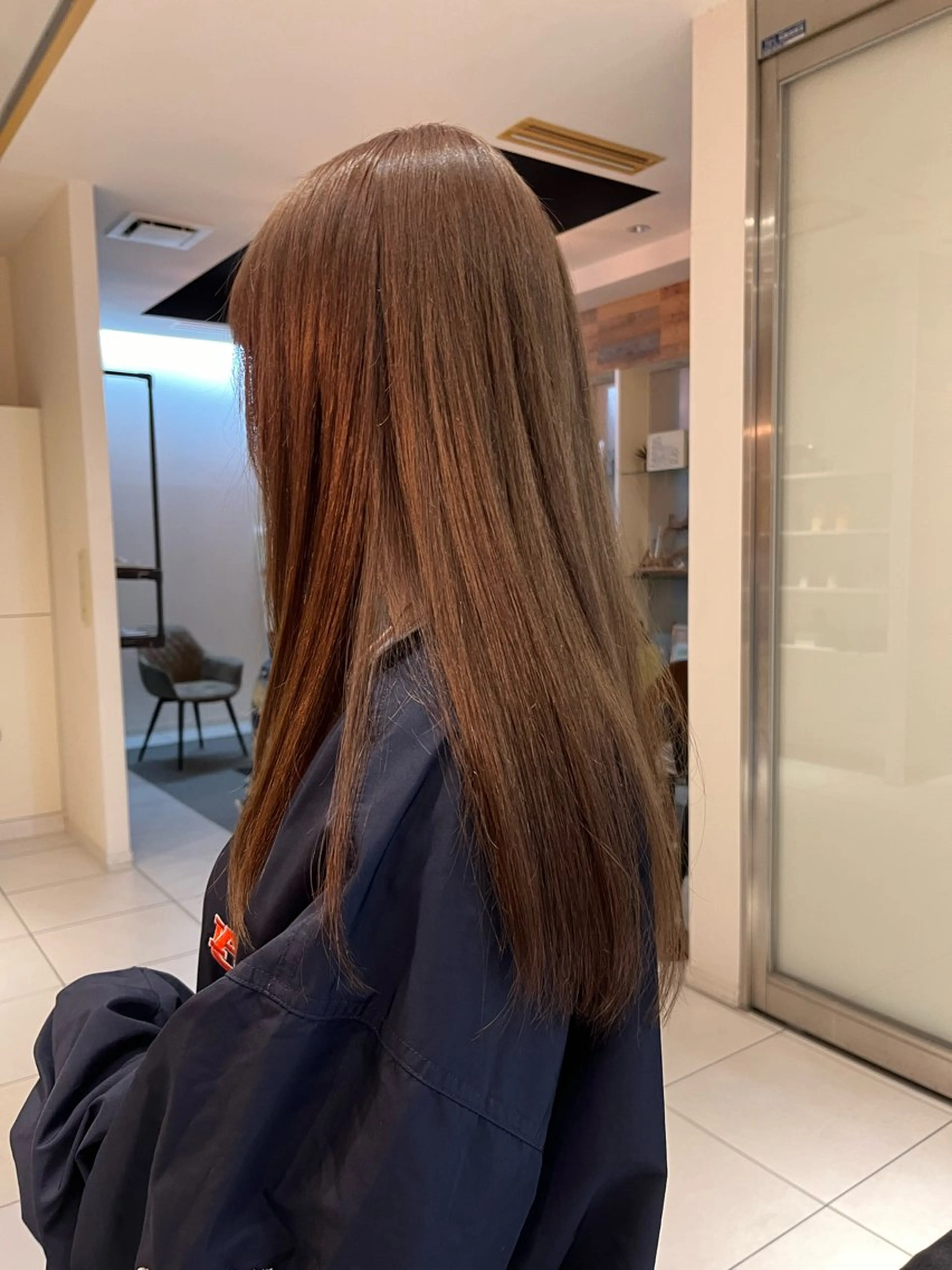 ロング カラー ブリーチ ブラウンカラー オレンジ オレンジブラウン ヘアカラー ヨシカ/透明感カラー 酸性ストレートのヘアスタイル