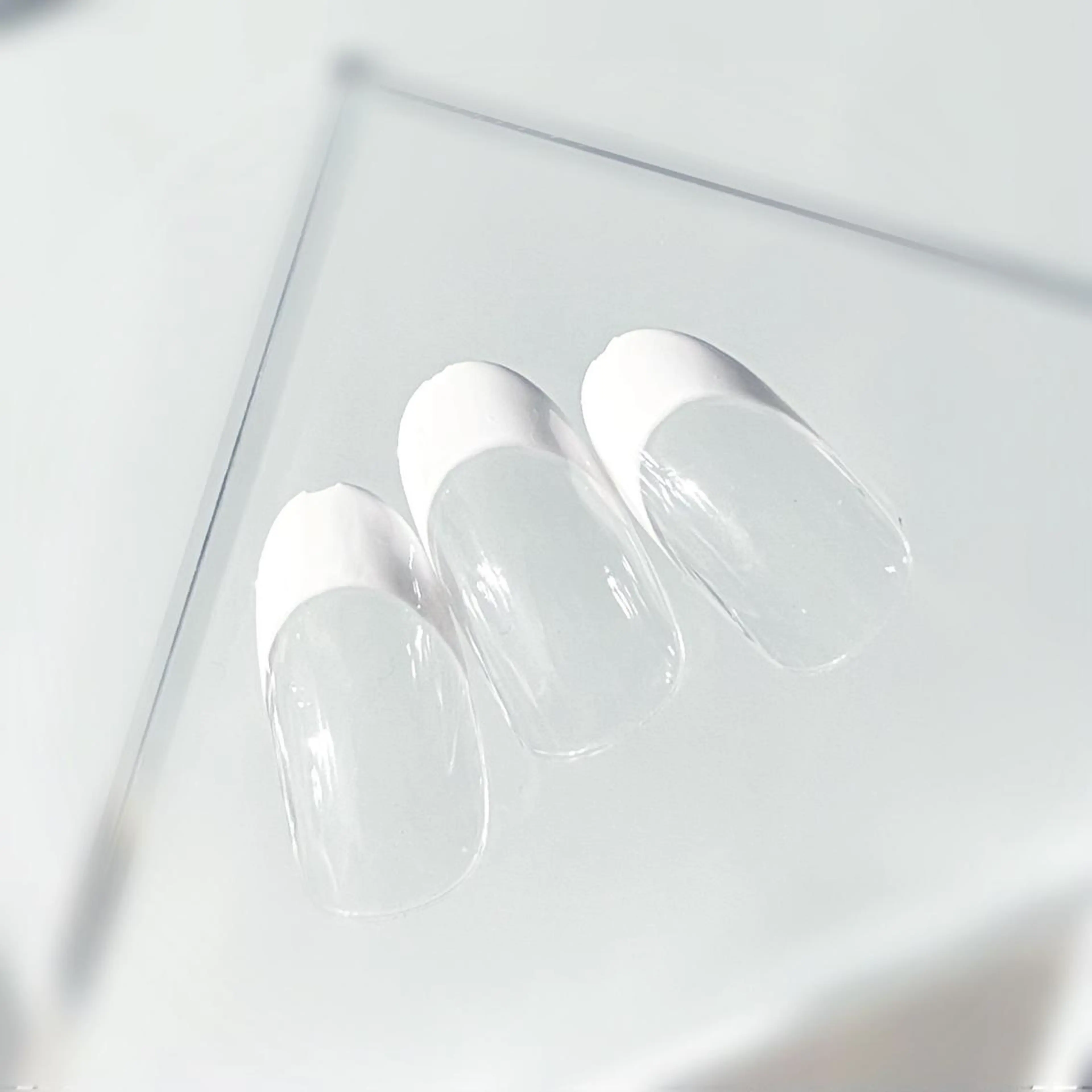 〈オフ有り〉カラーグラデーション・フレンチの写真