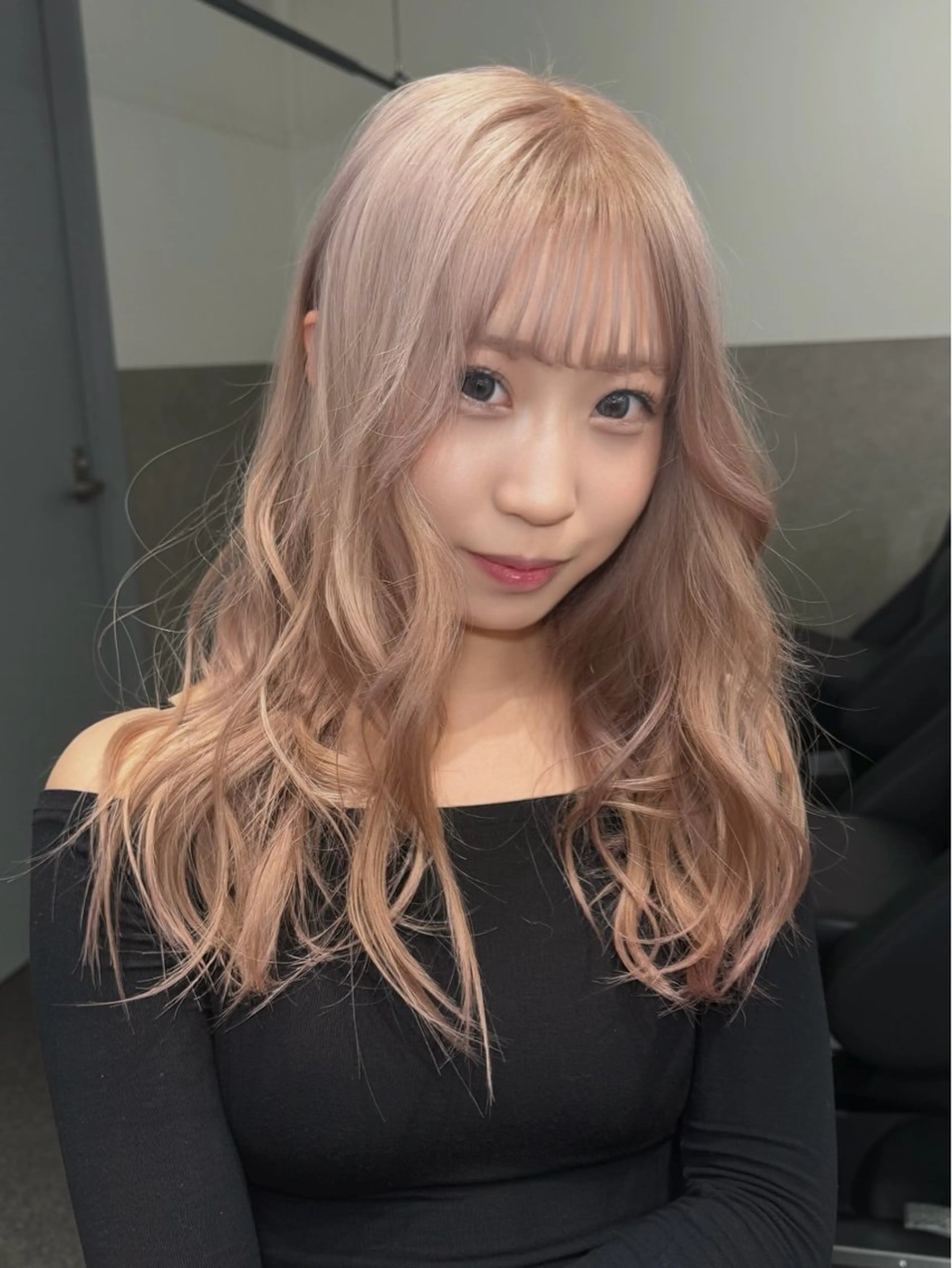 ロング カラー ベージュカラー ミルクティーベージュ ヘアカラー ハイトーン🪼派手髪 mahoのヘアスタイル