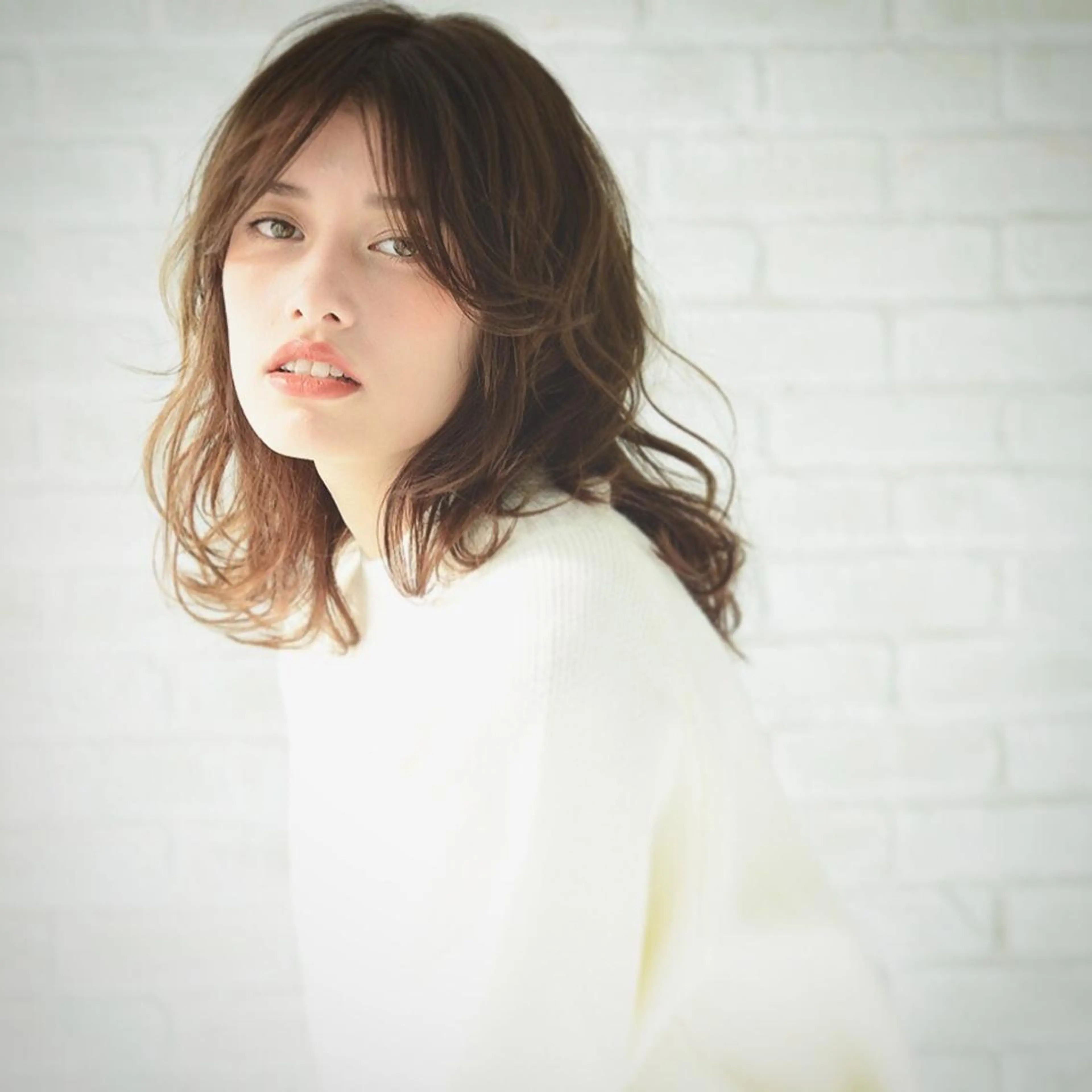 セミロング パーマ ボブ くびれヘア 斜めバング 伸ばしかけ レイヤーカット 圧倒的美髪ストレート ツダケイタロウのヘアスタイル