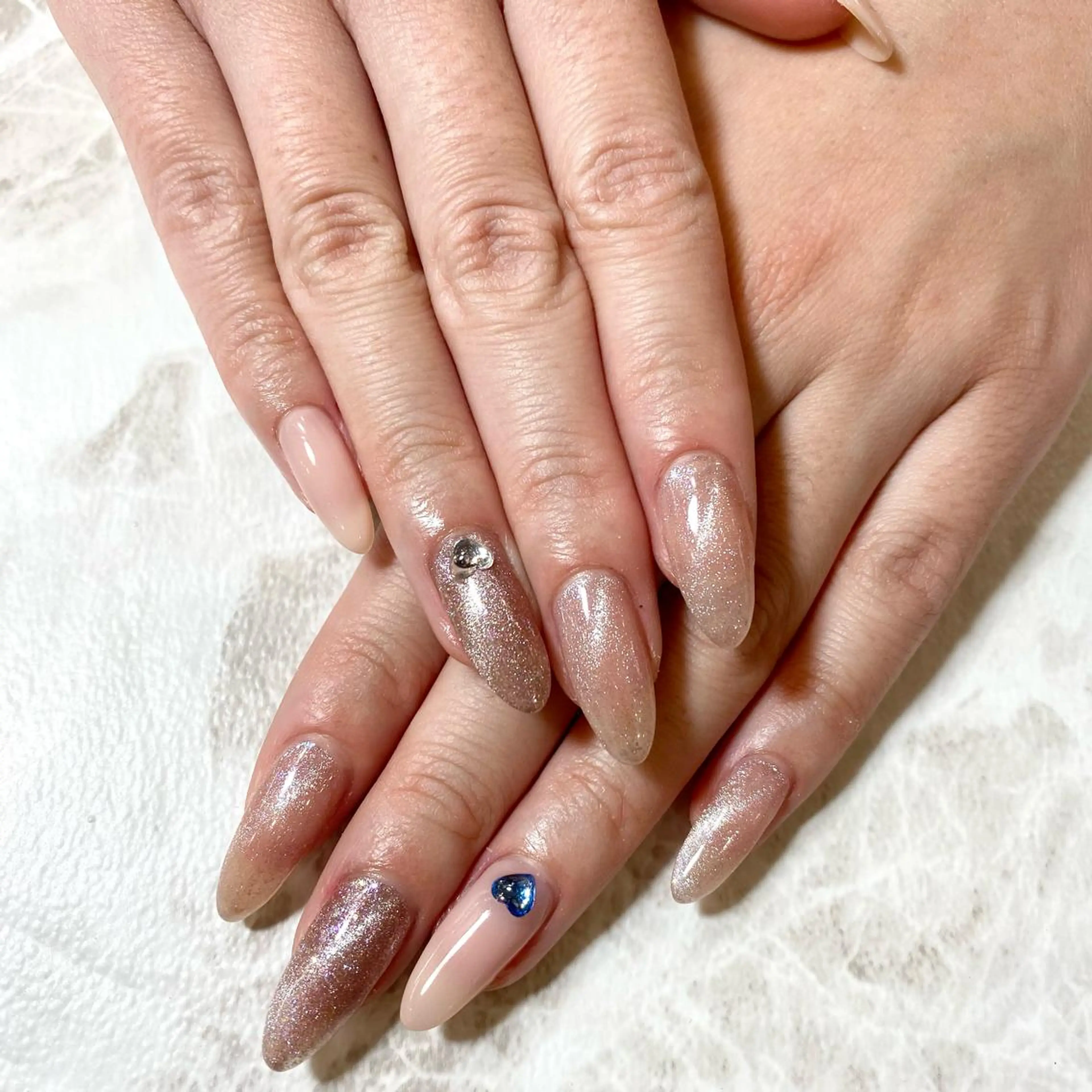 ネイル アートネイル yuri 🌈のネイルデザイン