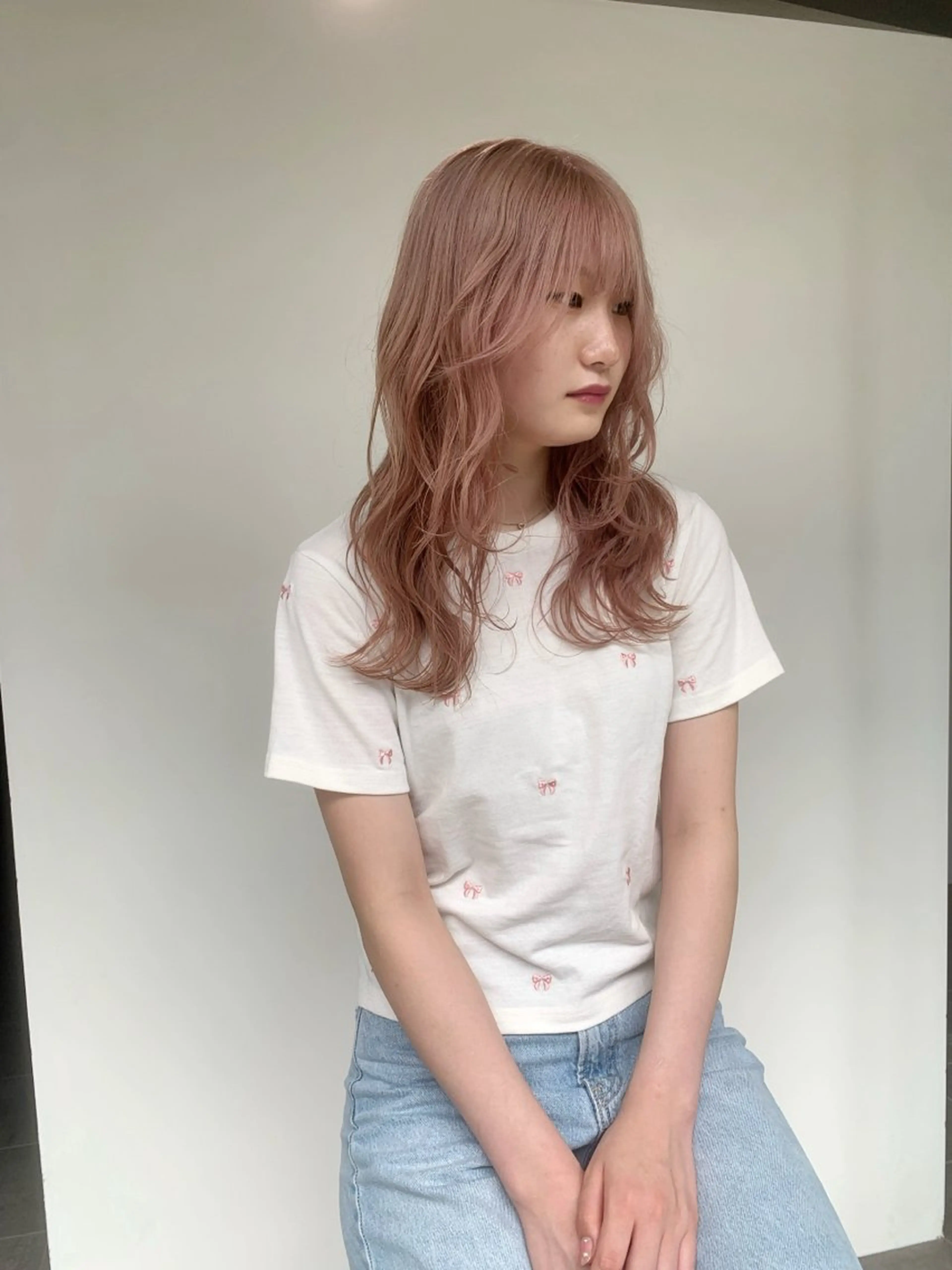 セミロング カラー ヘアアレンジ ベージュカラー ブリーチ 透明感カラー ハイトーンカラー ピンクカラー mirai/レイヤー ボブ/デザインのヘアスタイル