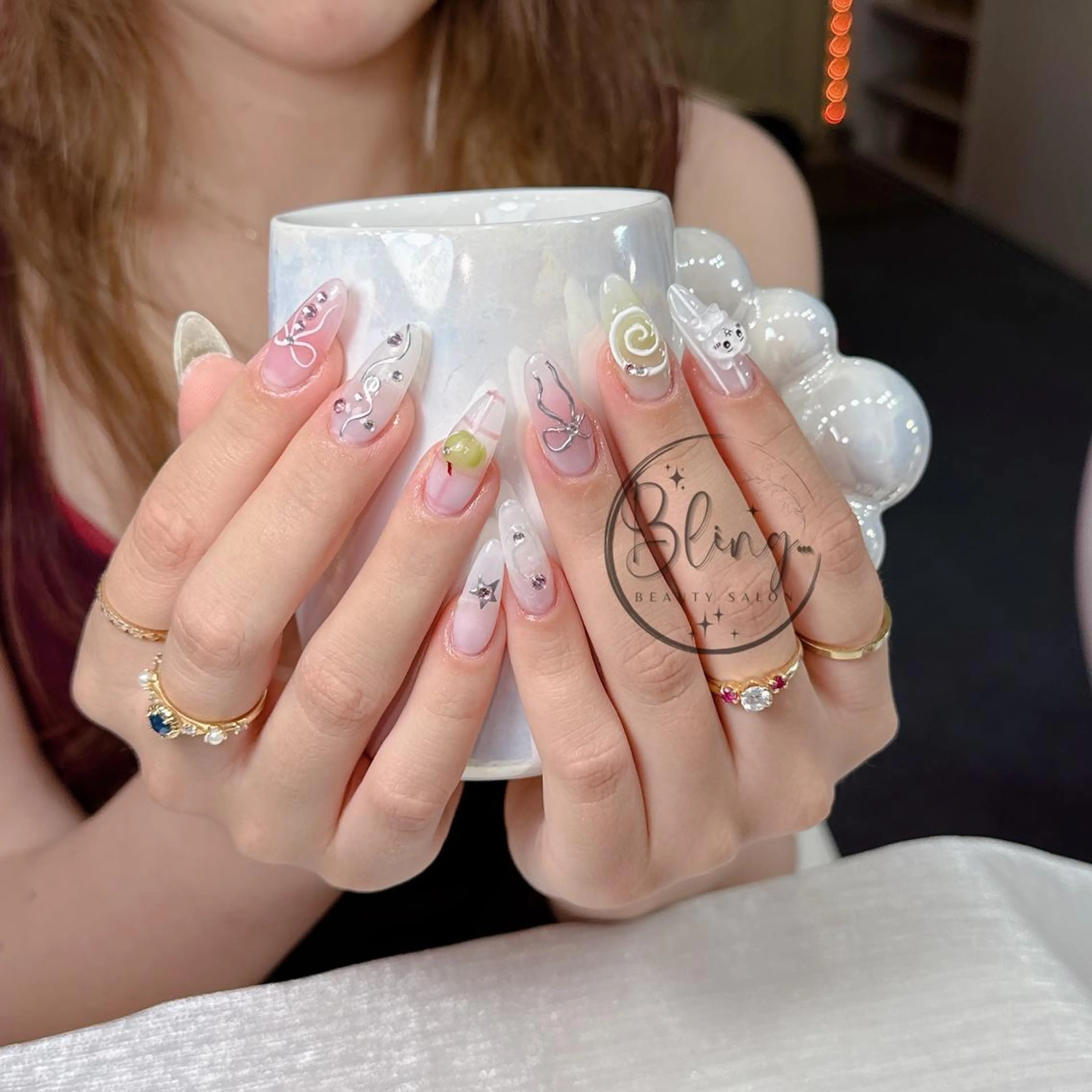 ロング 韓国風ヘア 高橋 ユキのネイルデザイン