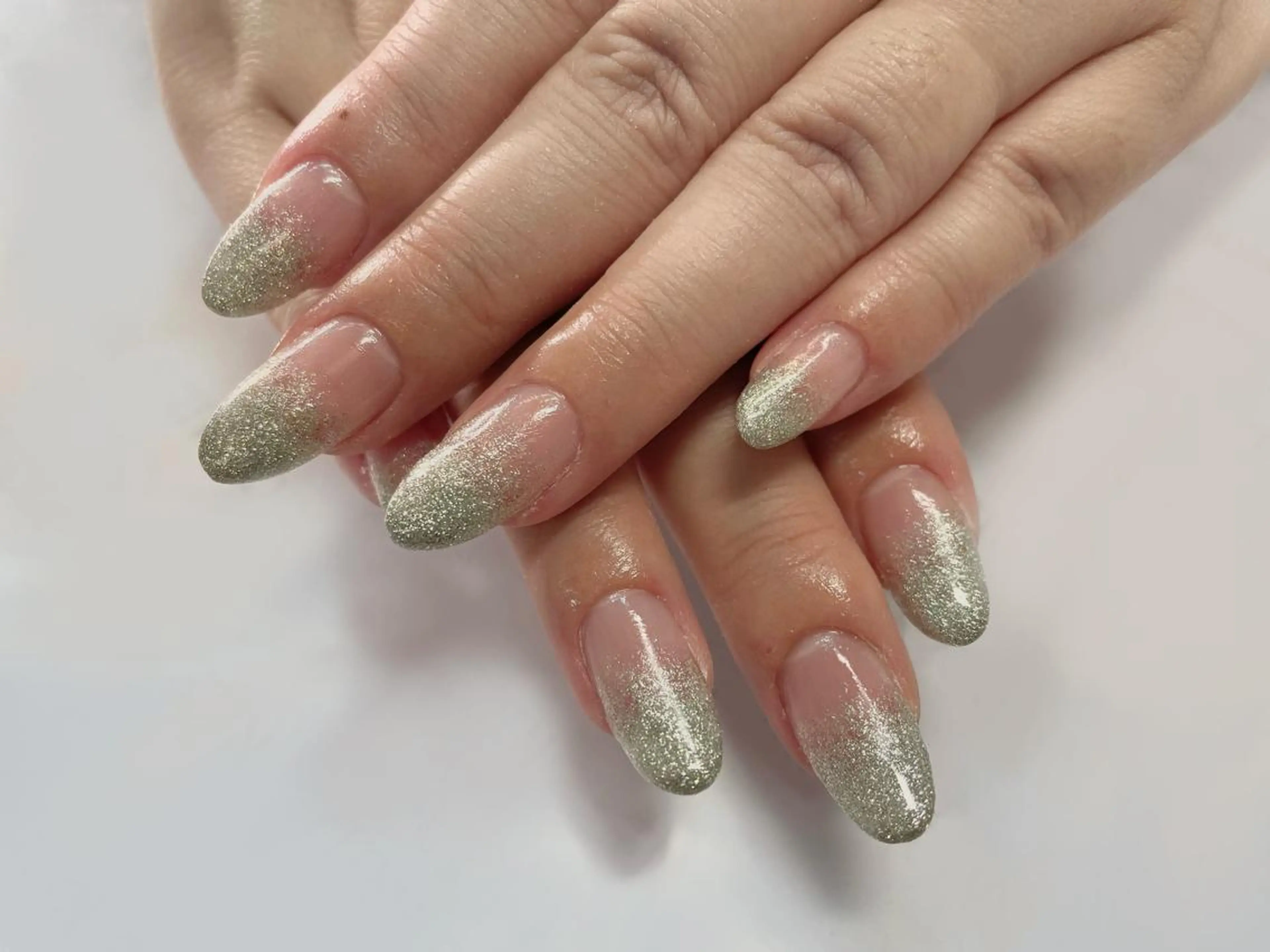 ネイル グラデーション キラキラネイル シルバー ネイルサロン Purimaのネイルデザイン