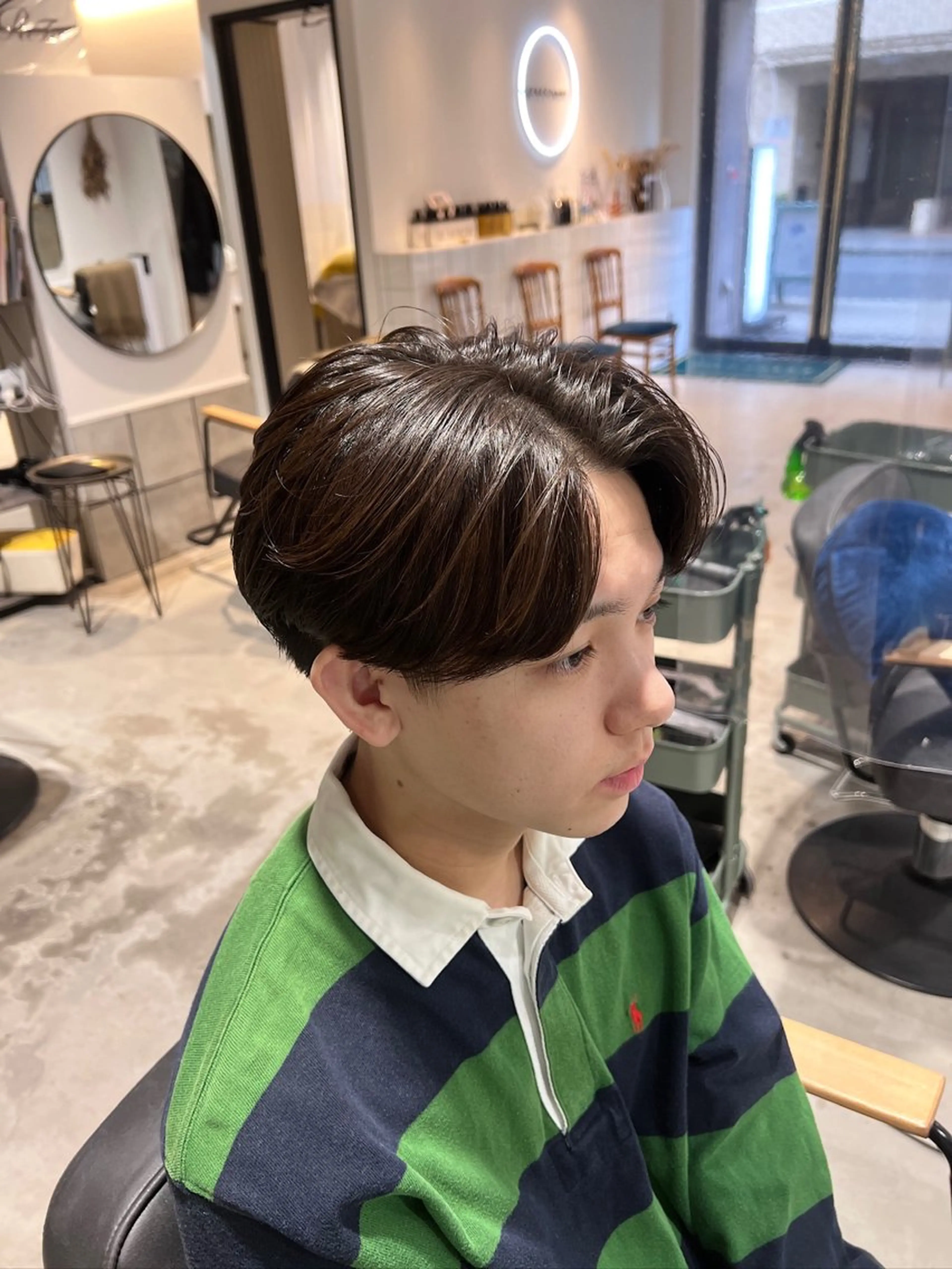 ショート パーマ メンズ センターパート メンズ韓国風 メンズパーマ 韓国風ヘア ニュアンスパーマ カット パーマ メンズカットパーマ ✂️ JOYAのヘアスタイル