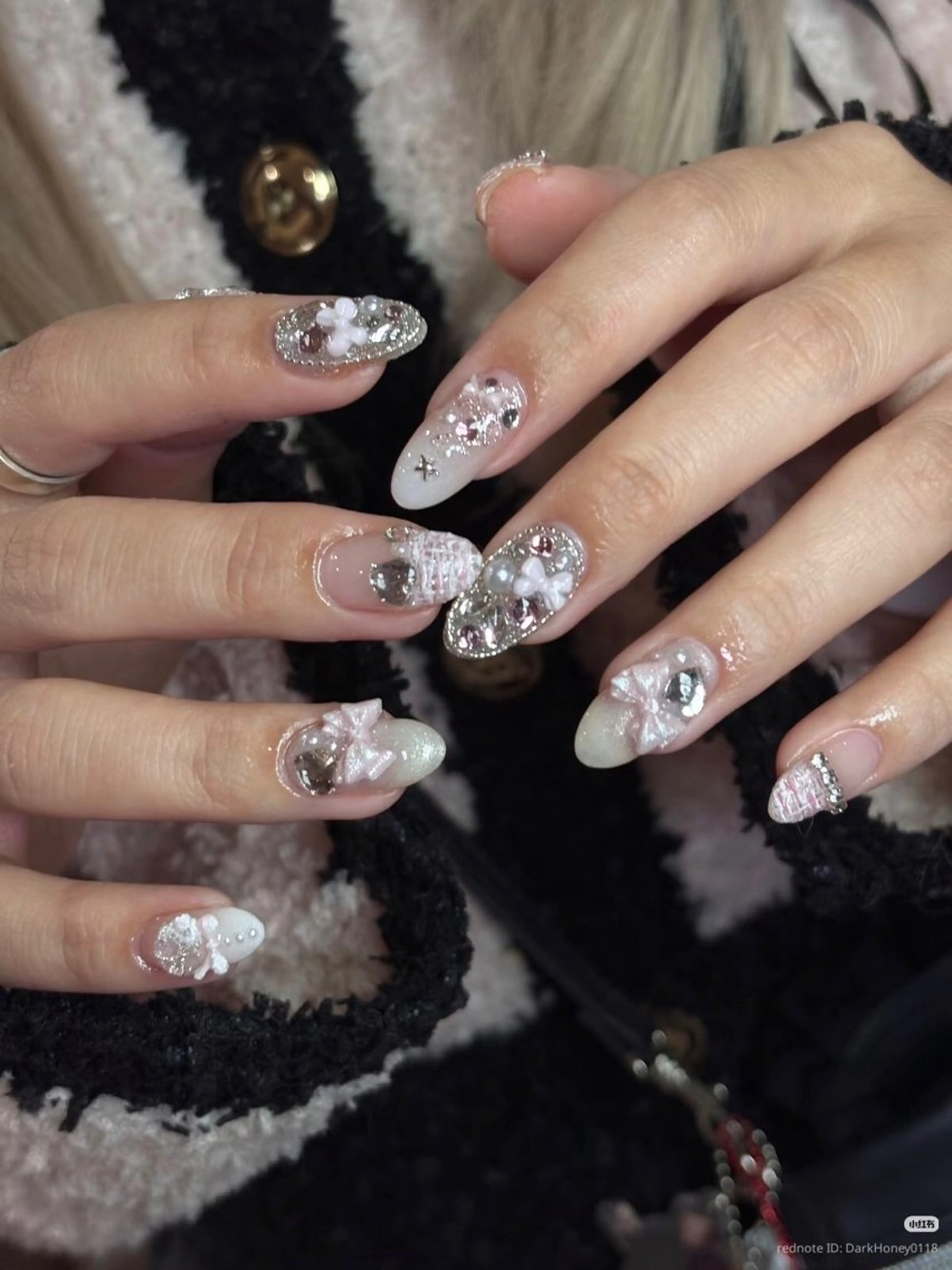 ネイル グラデーション ラメ(グリッター) マグネットネイル ミラーネイル ニュアンスネイル ハンドネイル Lumi de nailsのネイルデザイン