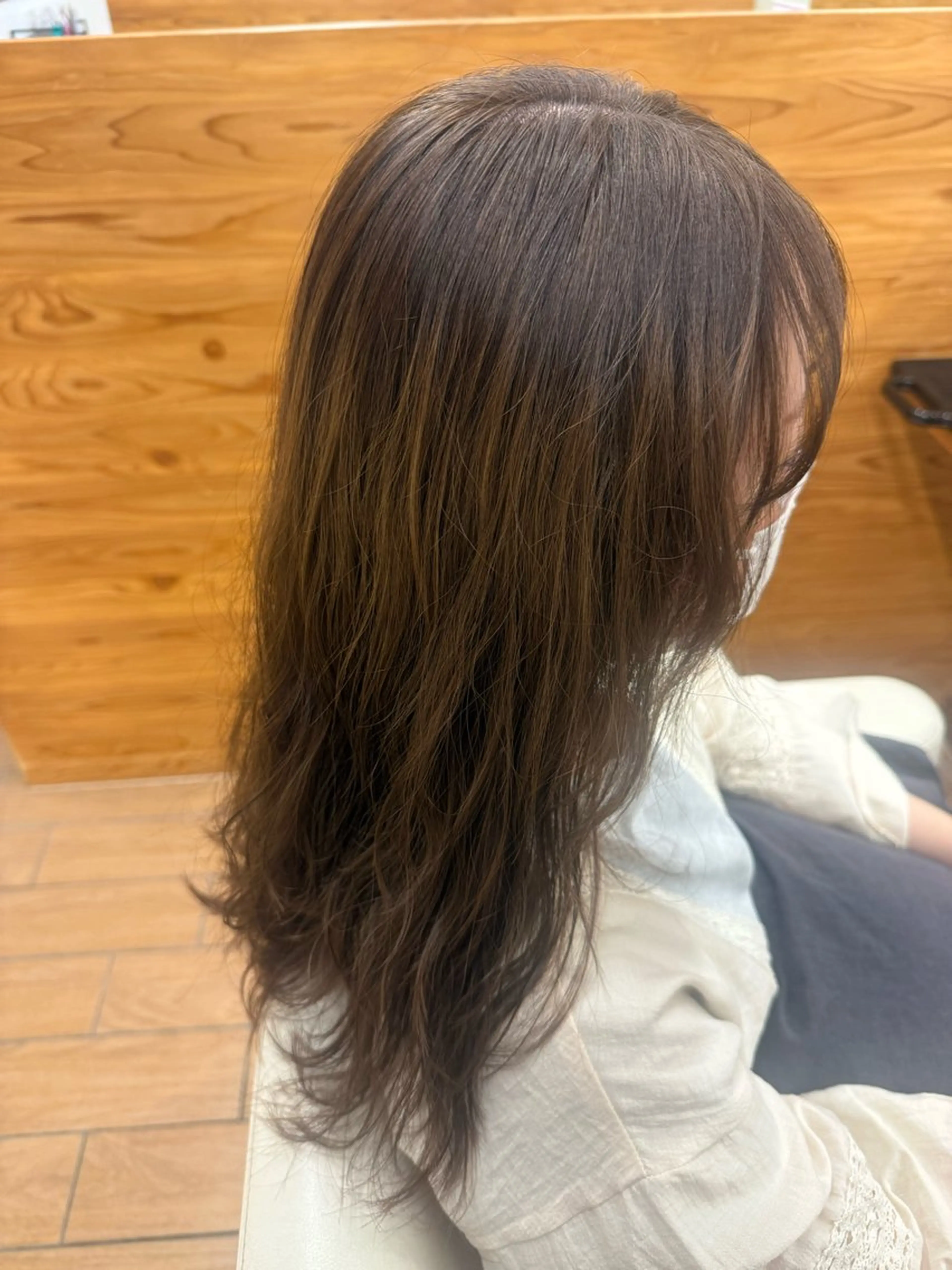 カラー ブラウンカラー オリーブブラウン ヘアカラー 🍓佐藤 志乃 艶　透明感カラー🍓のヘアスタイル