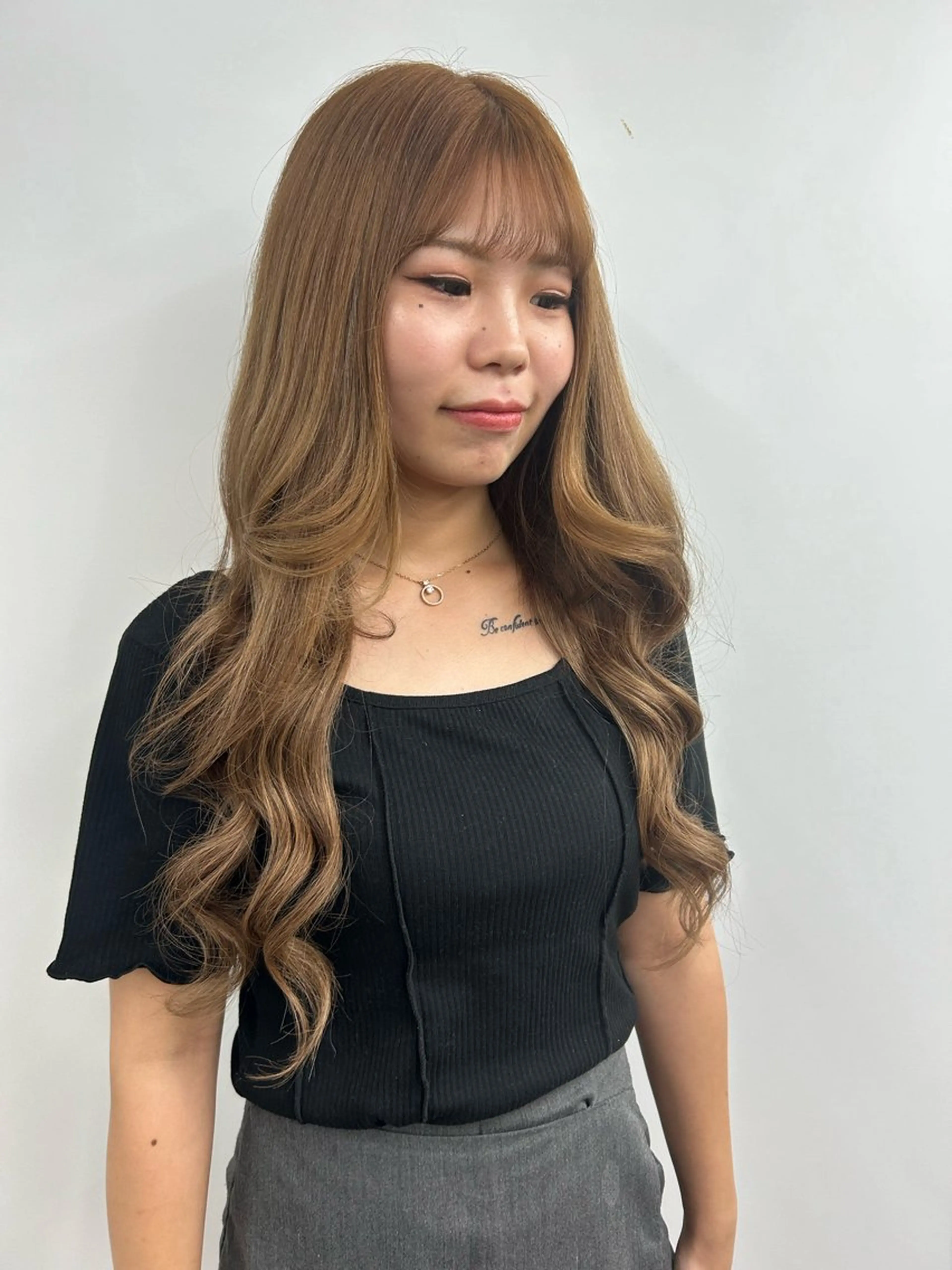 ロング カラー ヘアアレンジ シールエクステ バレイヤージュ ベージュカラー ダブルカラー ハイライトカラー カット ヘアカラー トリートメント エクステ ヘアセット レイヤー/エクステ alpha下妻のヘアスタイル