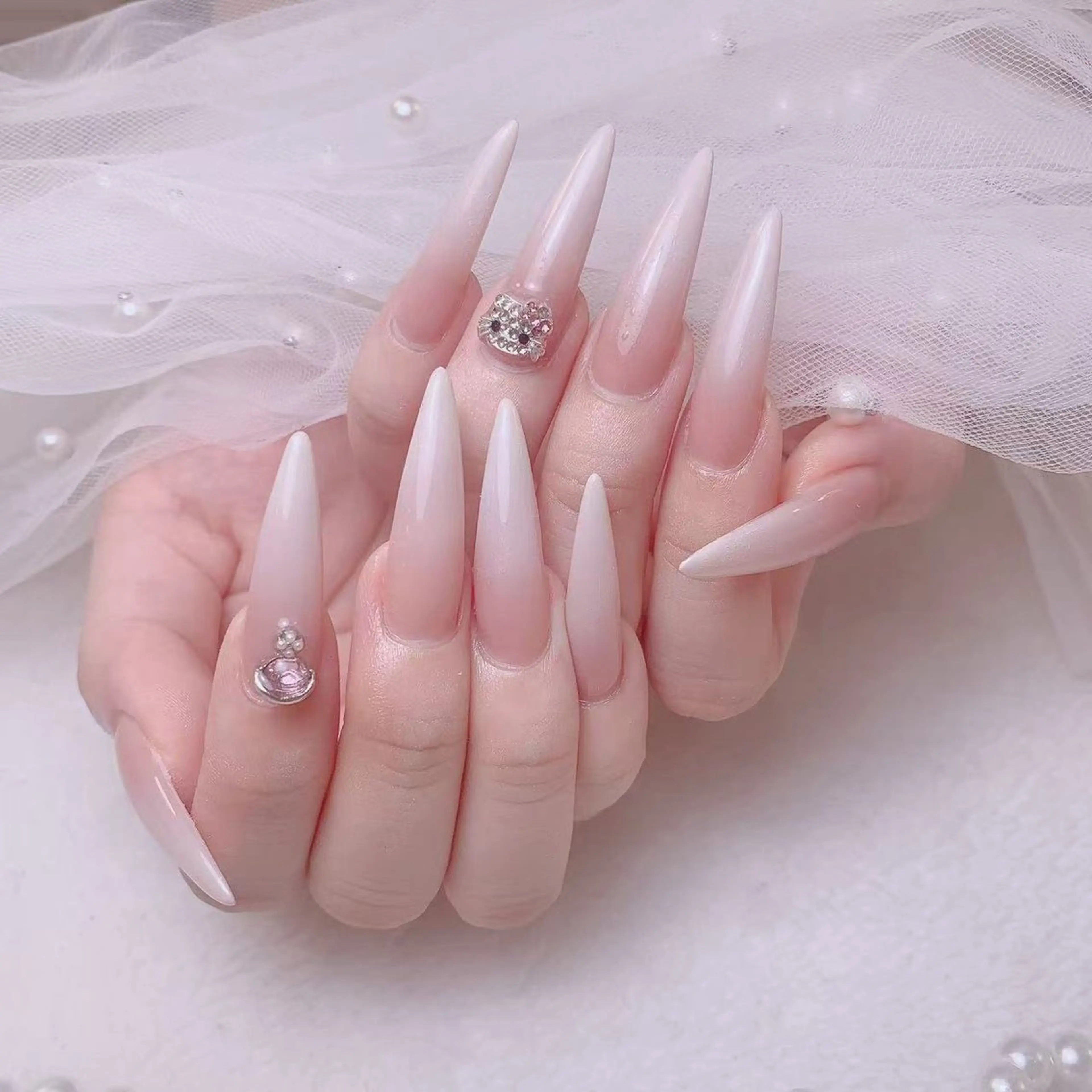 ネイル 長さ出し ネイルチップ Amina nail salonのネイルデザイン