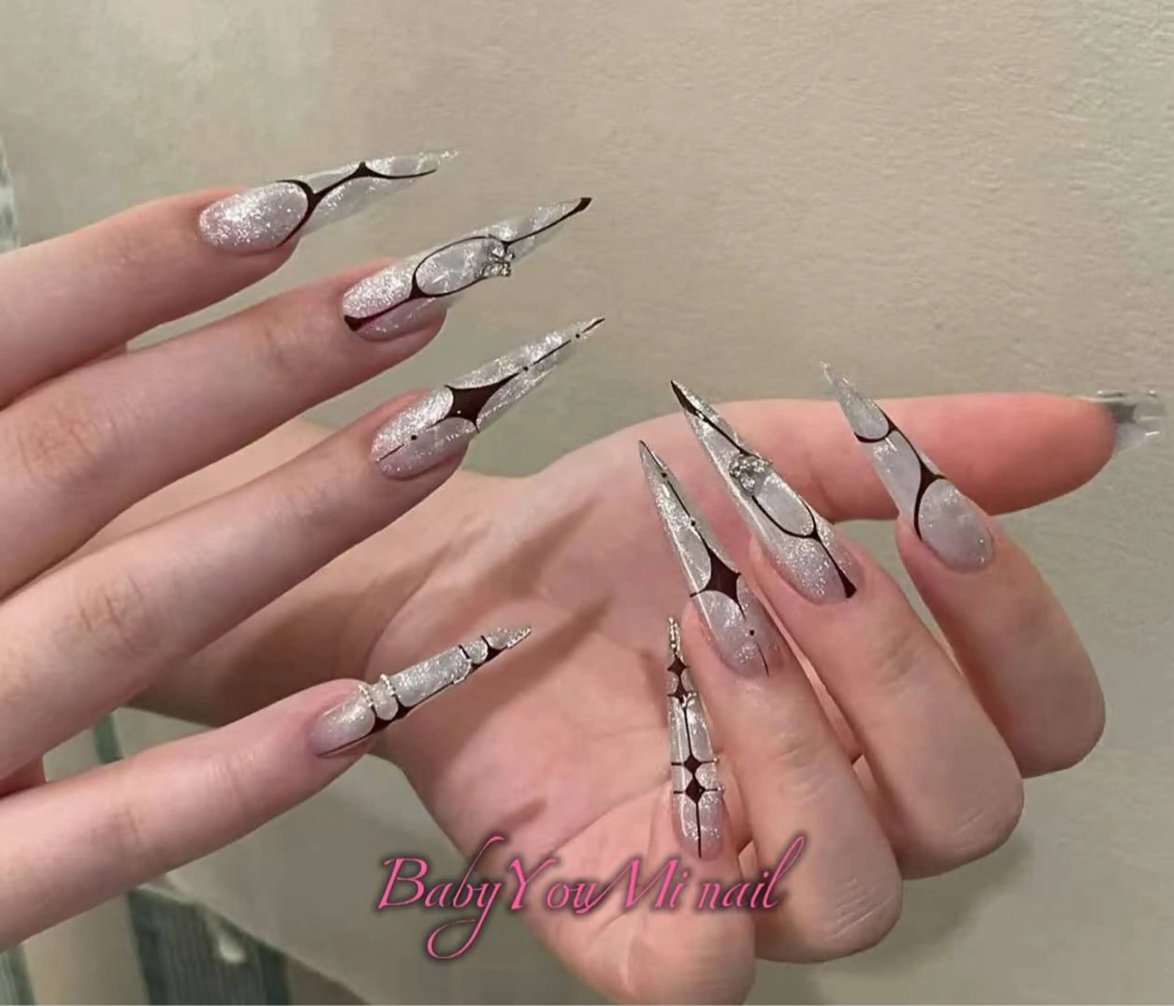 ネイル オーロラネイル フラワーネイル フットネイル フレンチネイル ジェルネイル ハンドネイル BabyYouMi nailのネイルデザイン